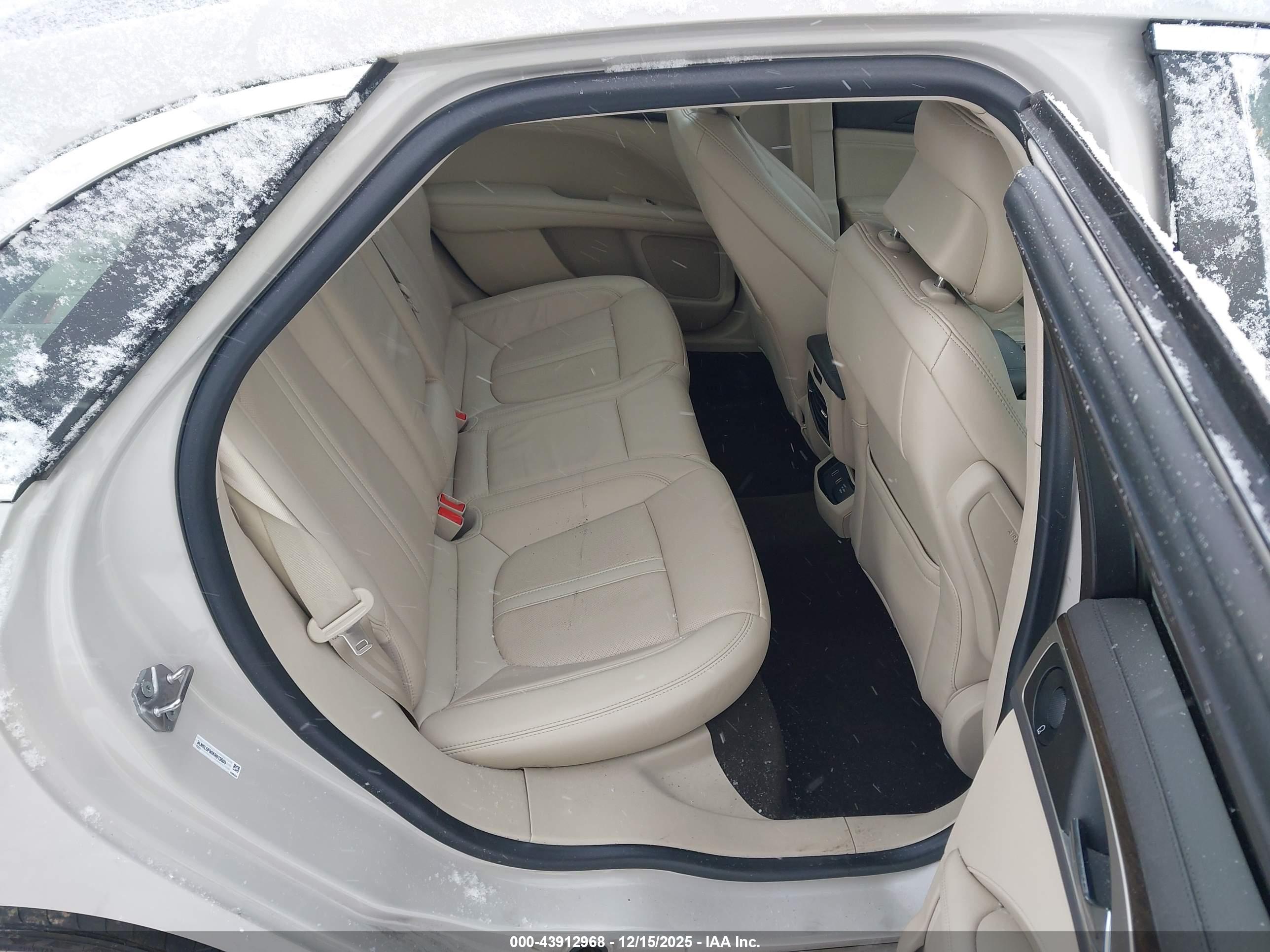 LINCOLN MKZ image 8