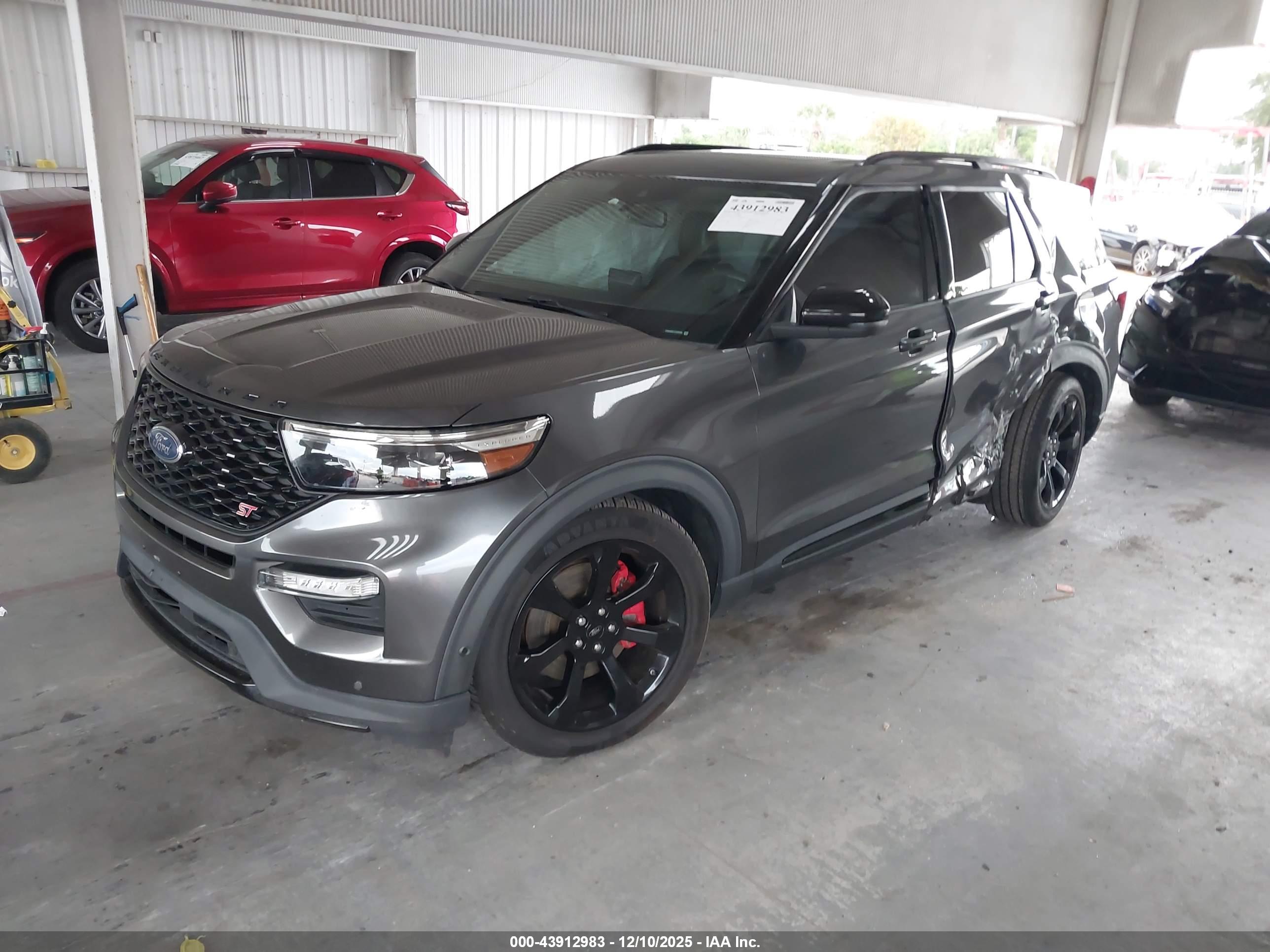 FORD EXPLORER image 2
