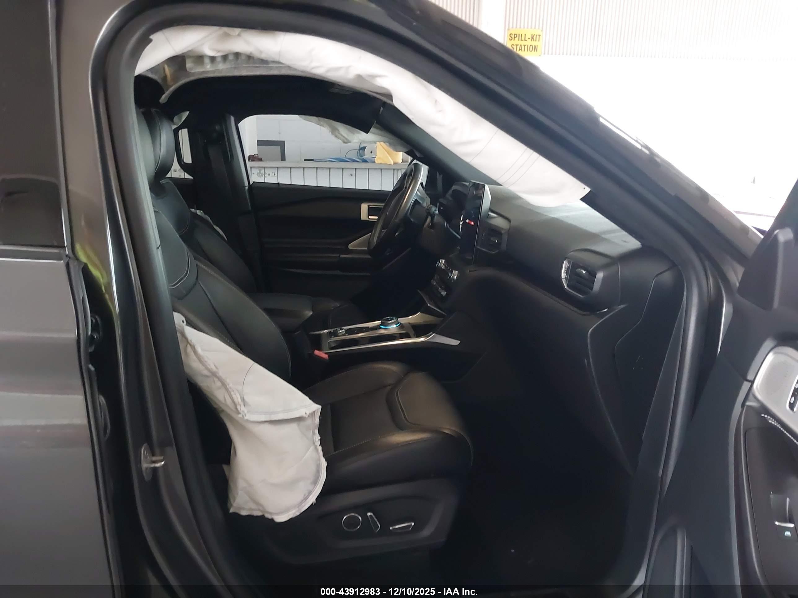 FORD EXPLORER image 5