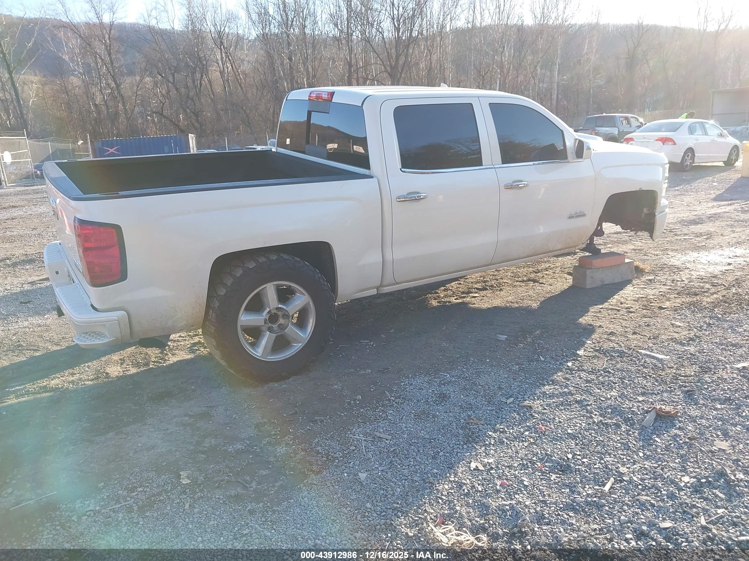 CHEVROLET SILVERADO image 4