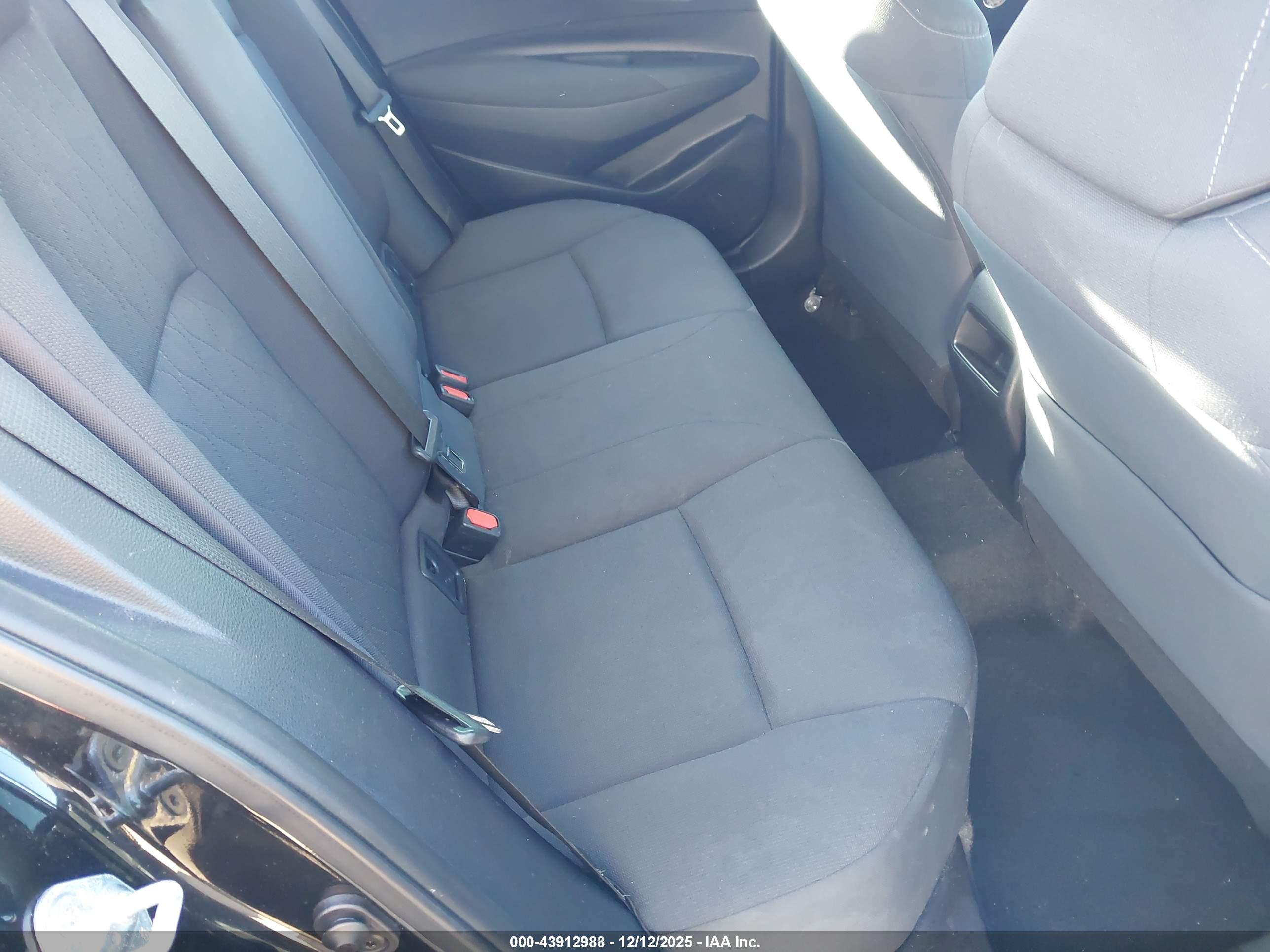 TOYOTA COROLLA image 8