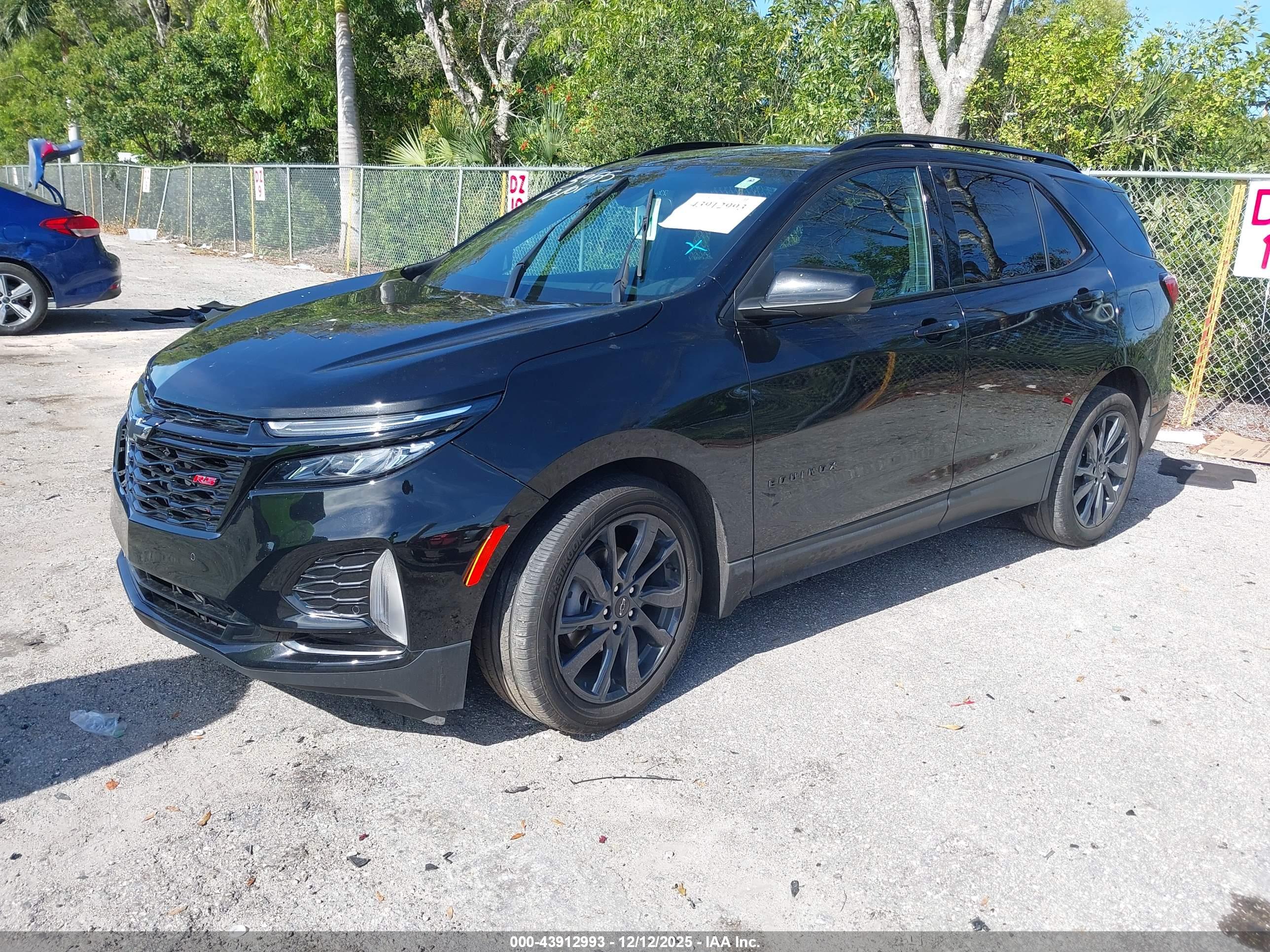 CHEVROLET EQUINOX image 2