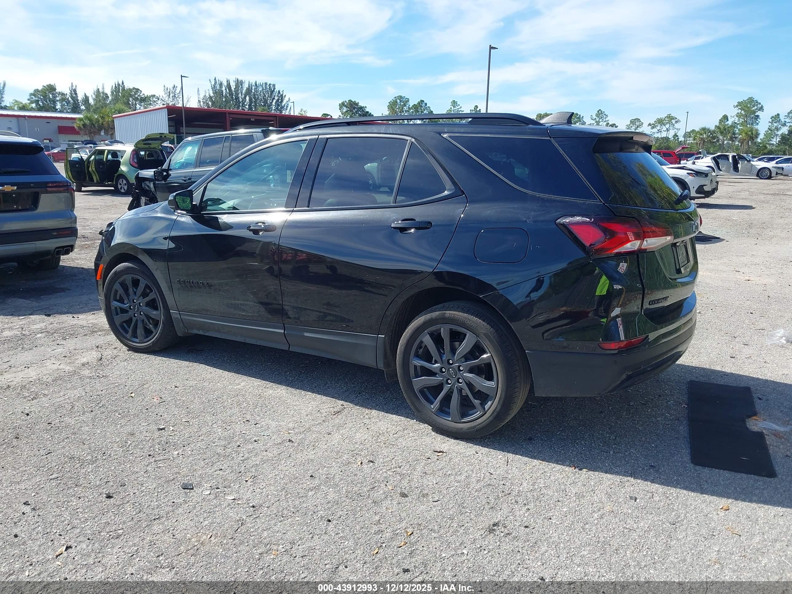 CHEVROLET EQUINOX image 3