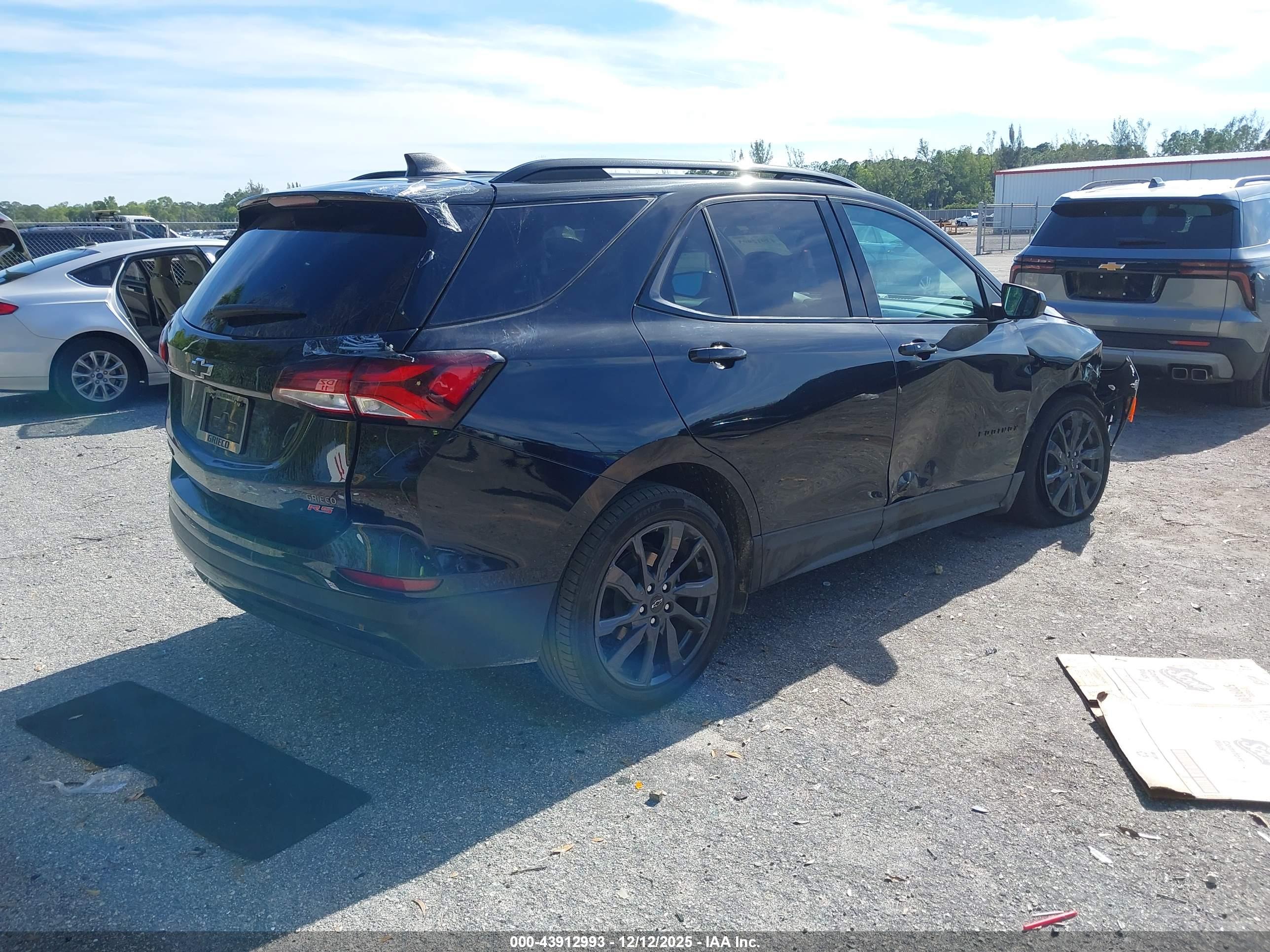 CHEVROLET EQUINOX image 4
