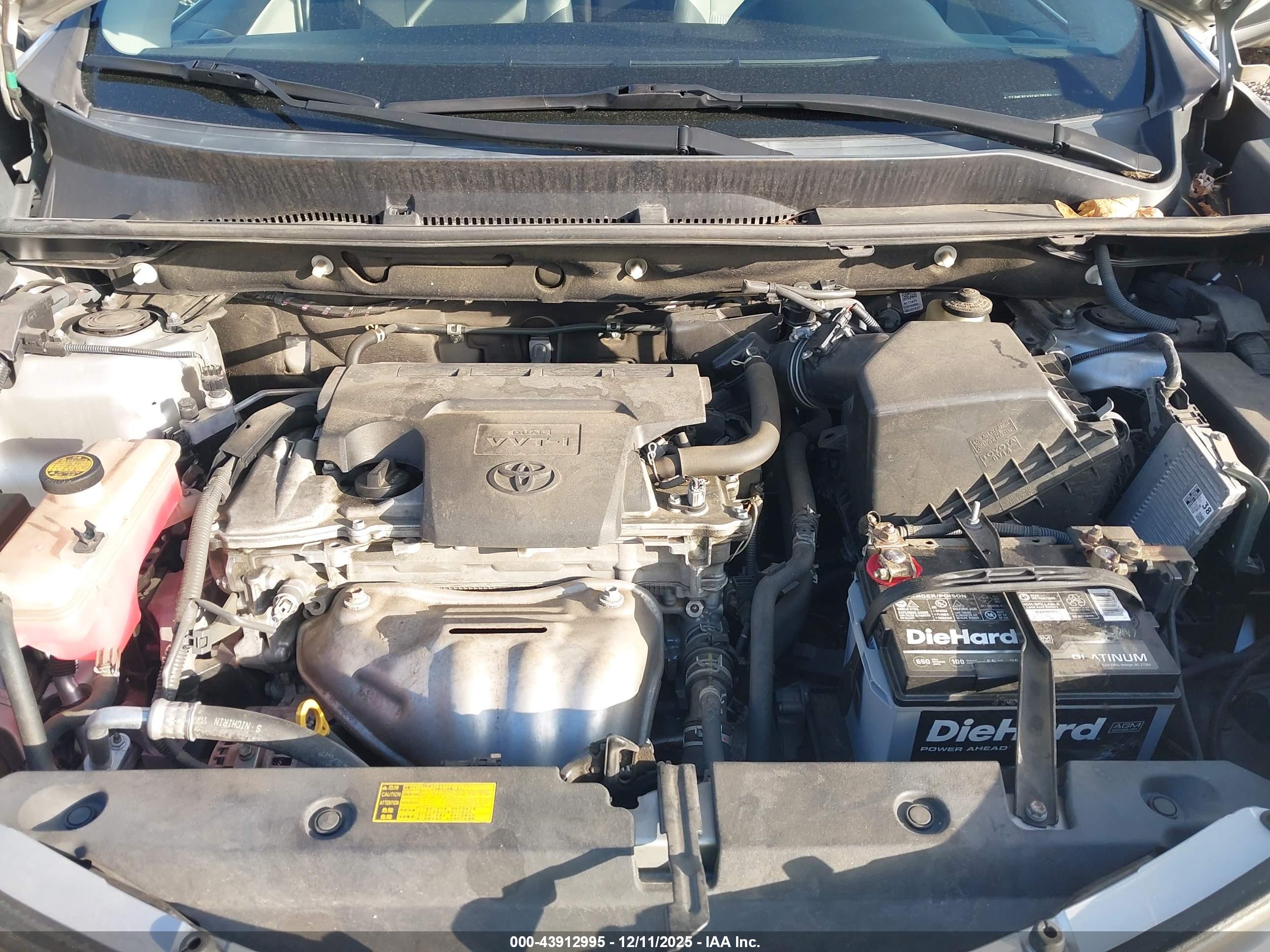 TOYOTA RAV4 image 10