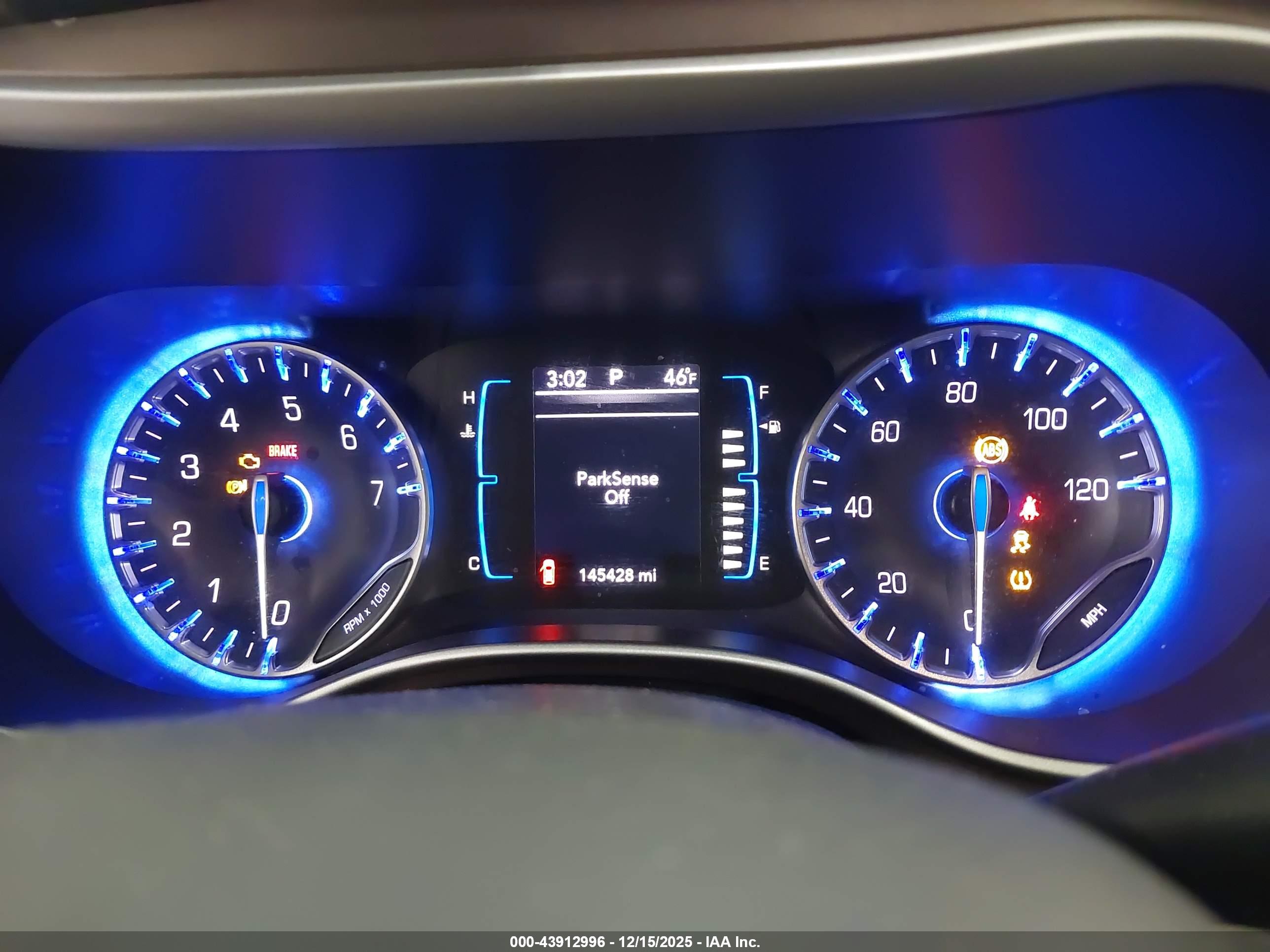 CHRYSLER PACIFICA image 7