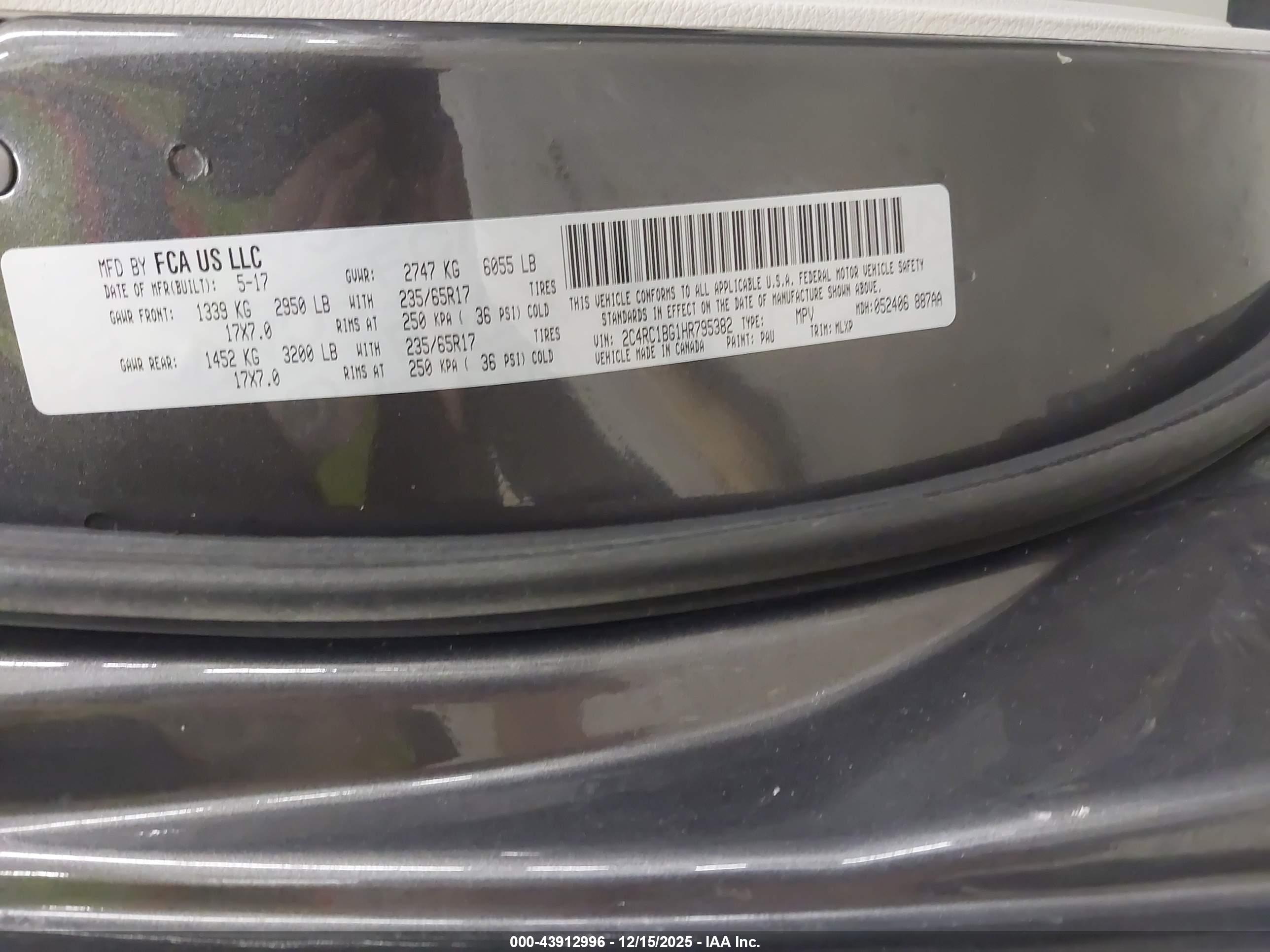 CHRYSLER PACIFICA image 9
