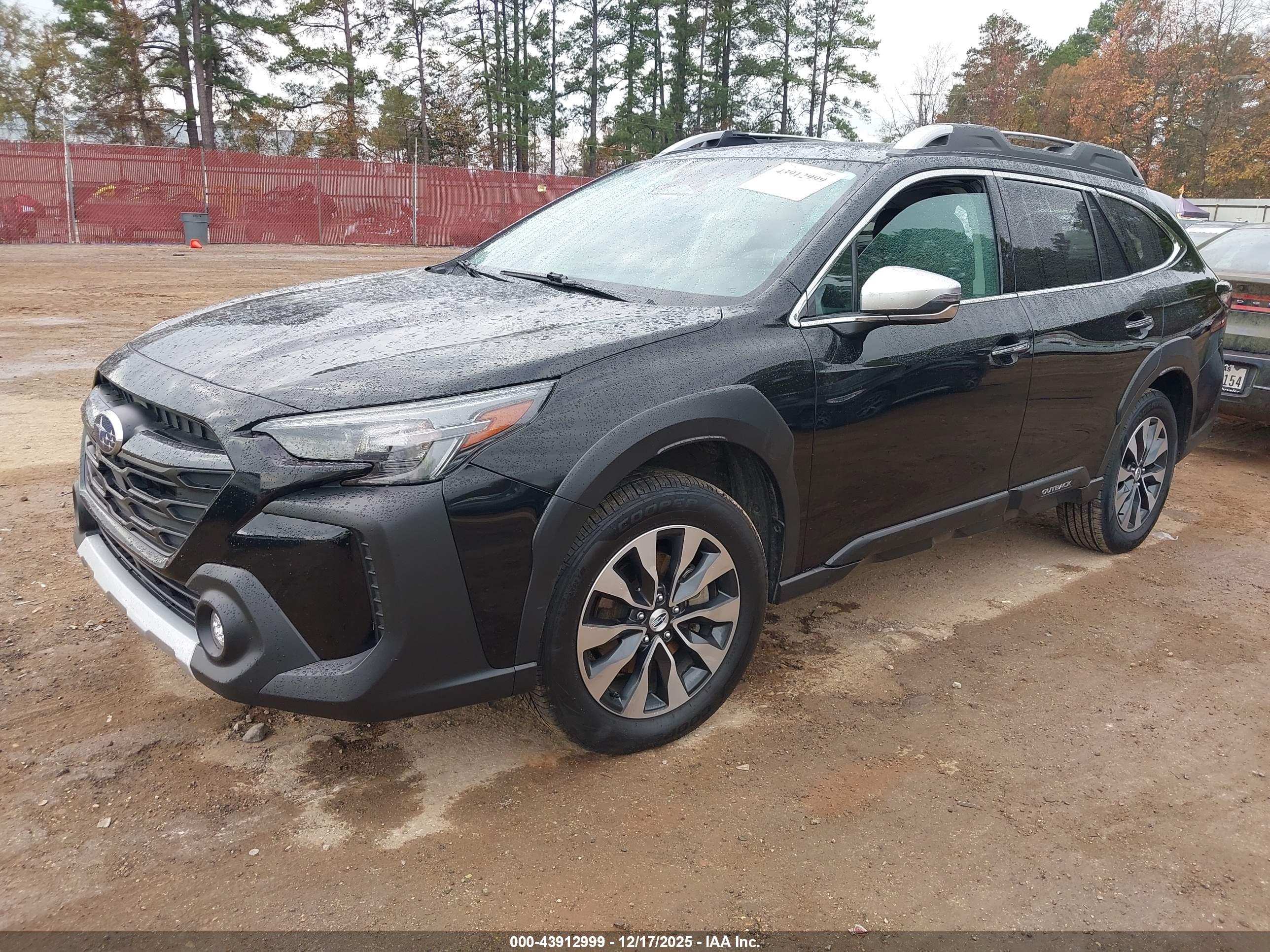 SUBARU OUTBACK image 2