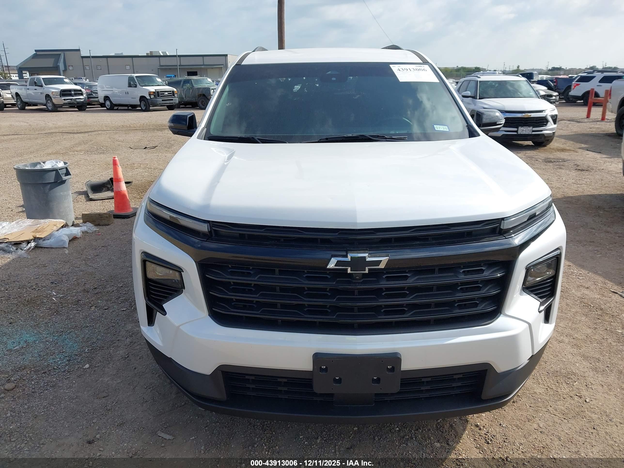 CHEVROLET TRAVERSE image 6