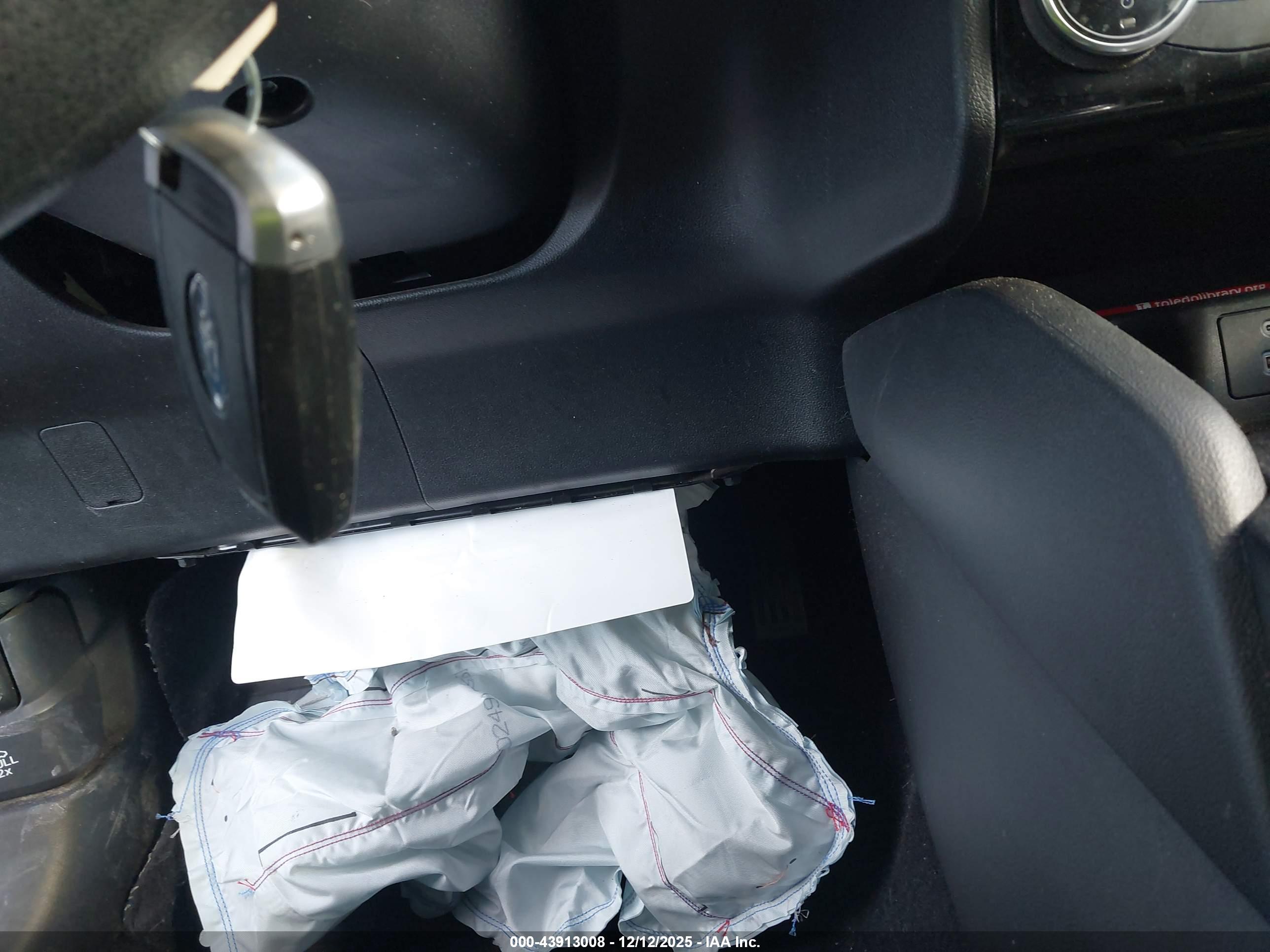 FORD ESCAPE image 11