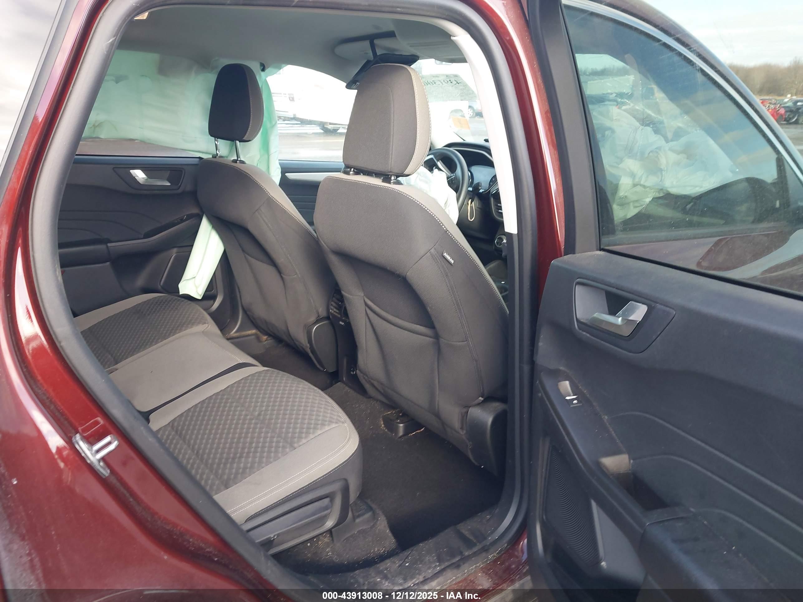 FORD ESCAPE image 8