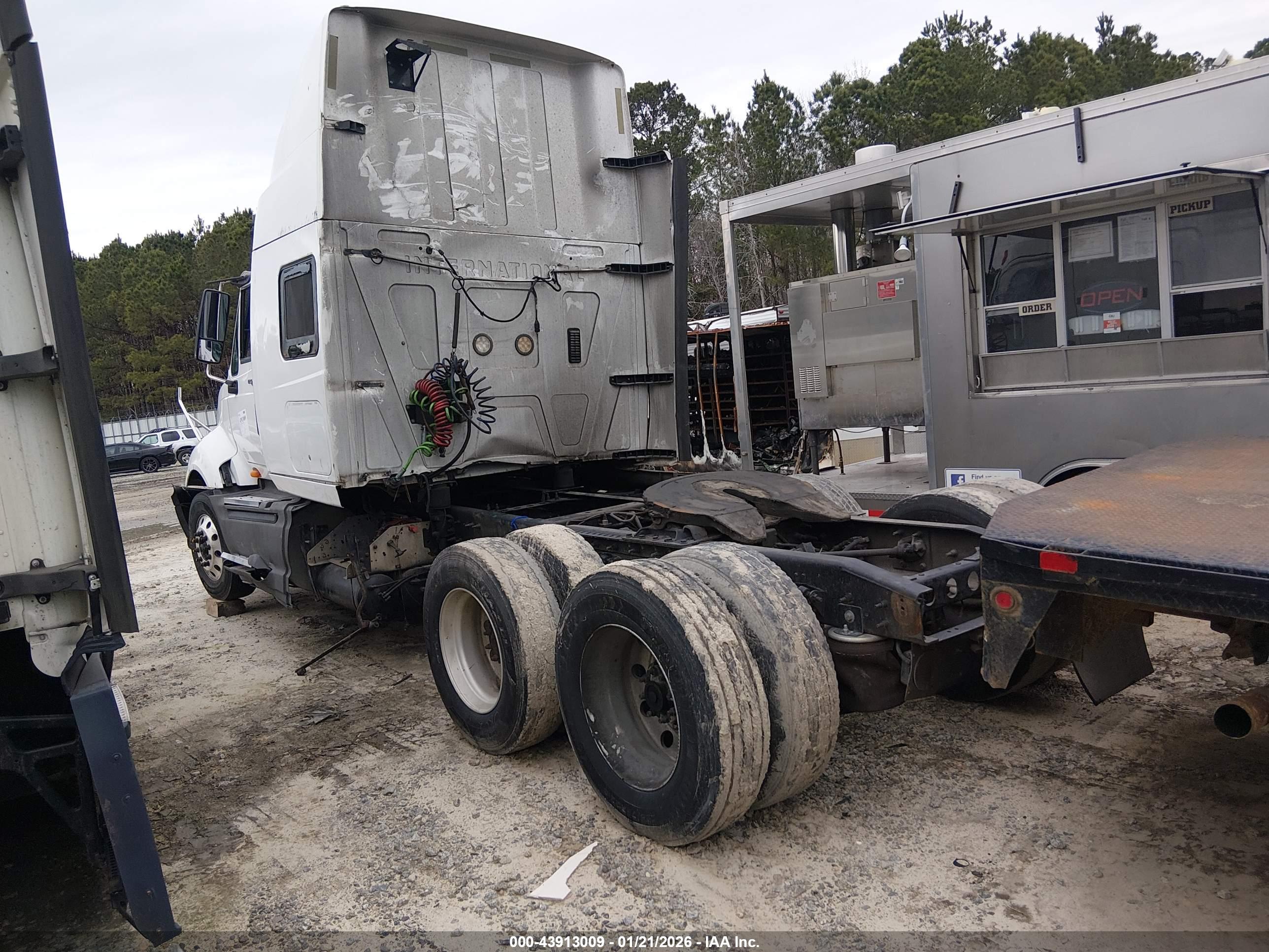 INTERNATIONAL PROSTAR image 3