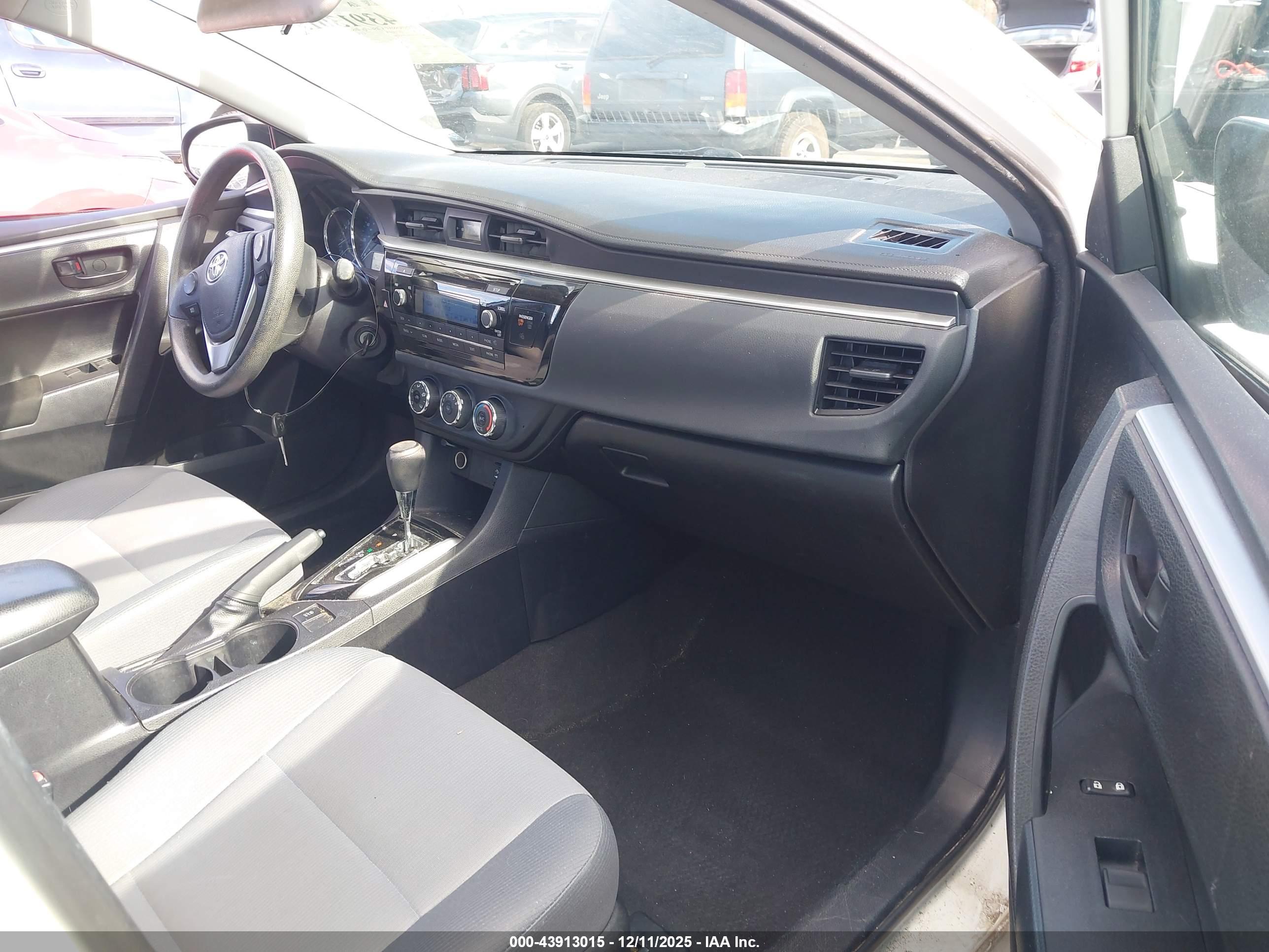 TOYOTA COROLLA image 5