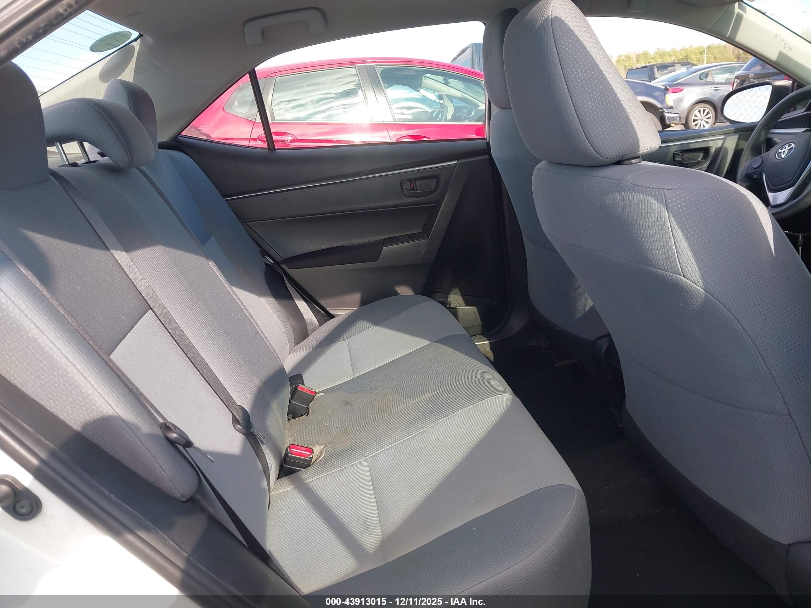 TOYOTA COROLLA image 8