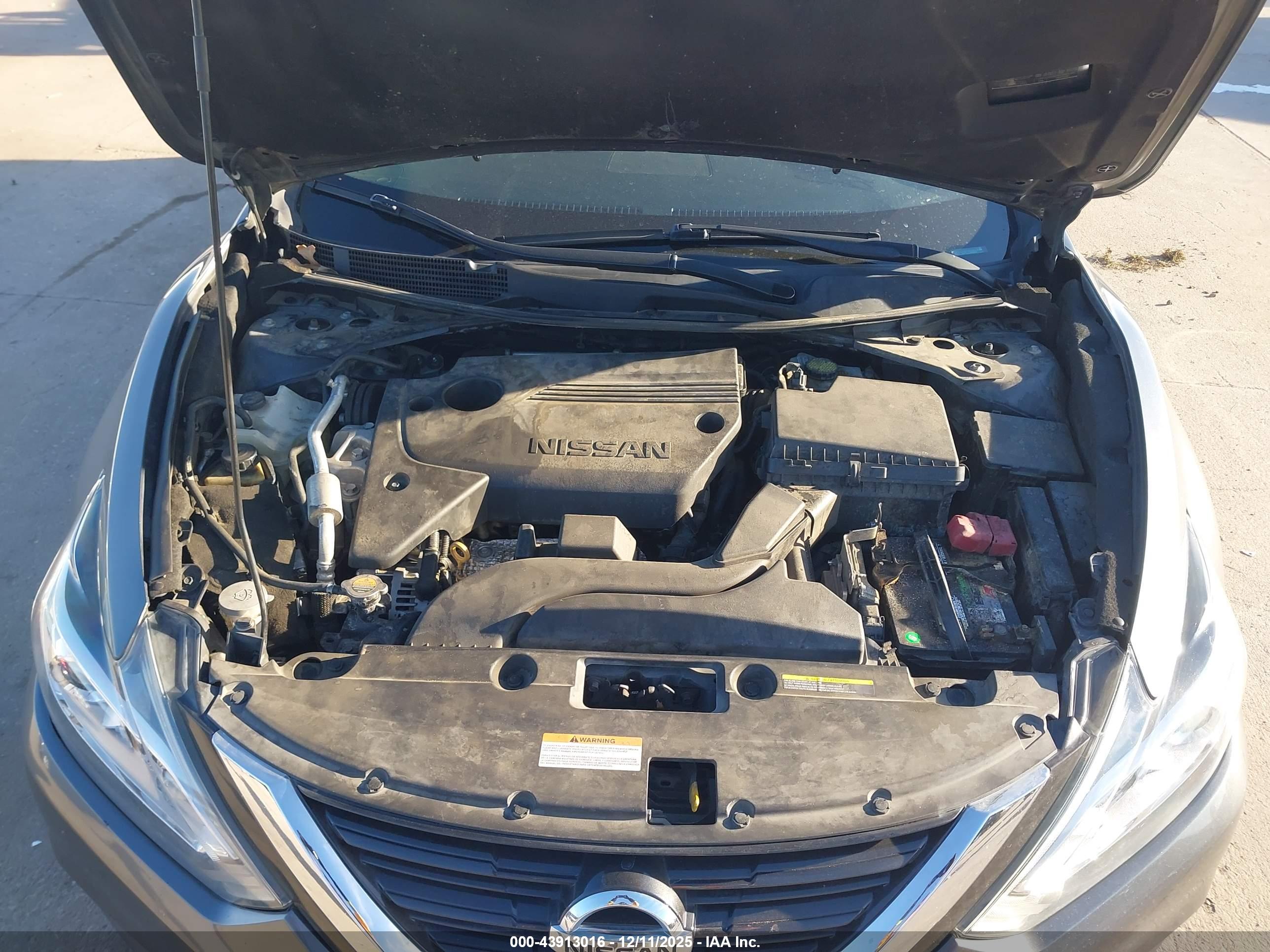 NISSAN ALTIMA image 10