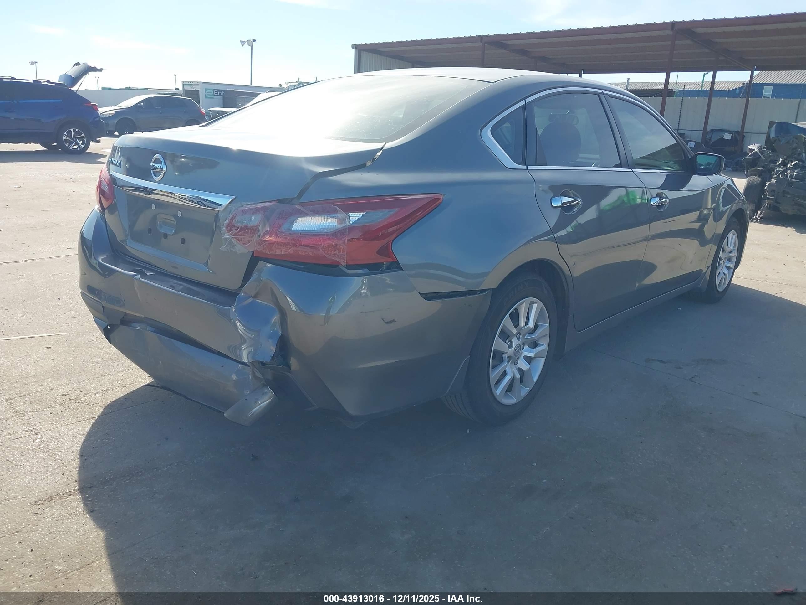NISSAN ALTIMA image 4
