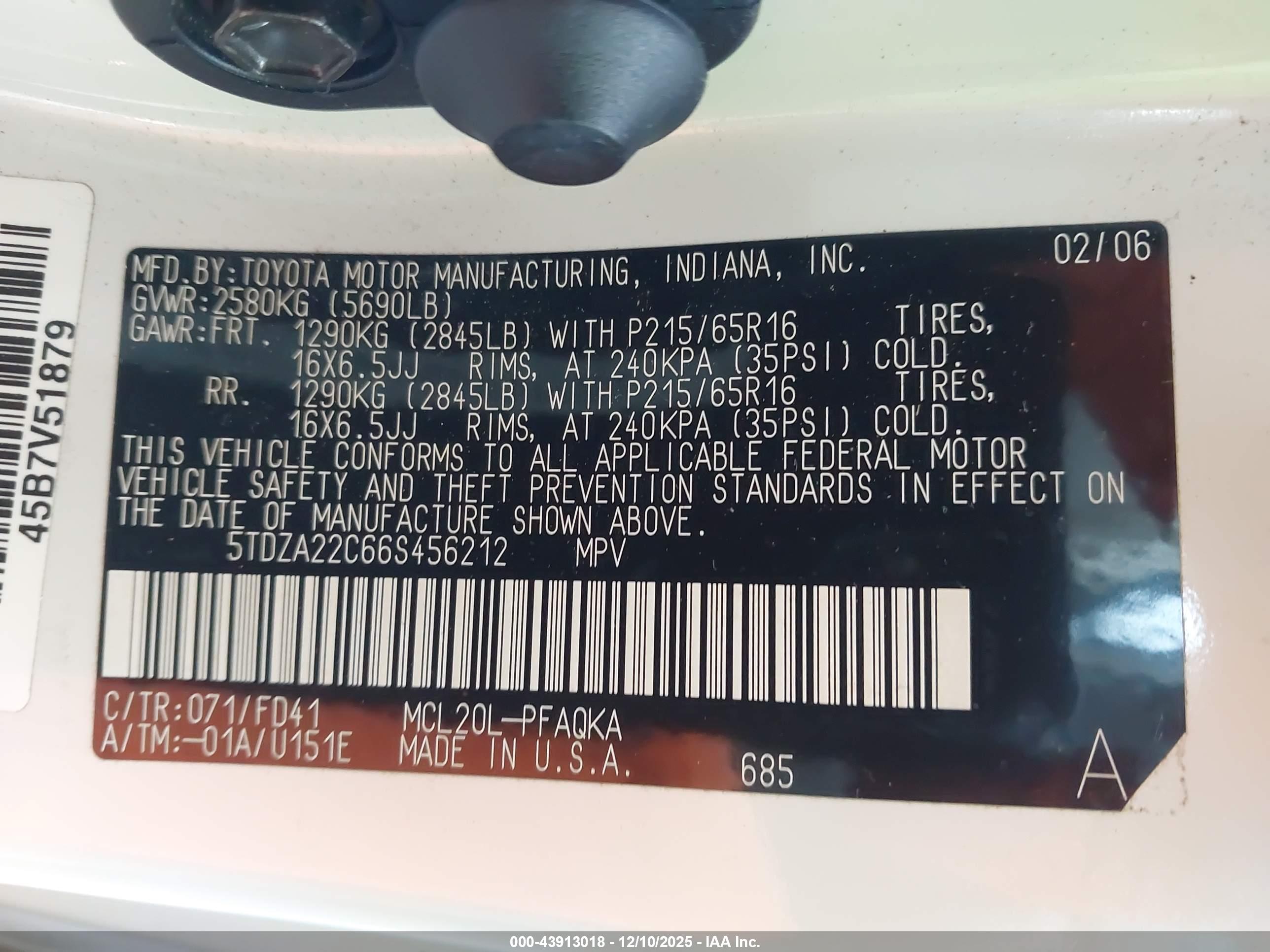 TOYOTA SIENNA image 9