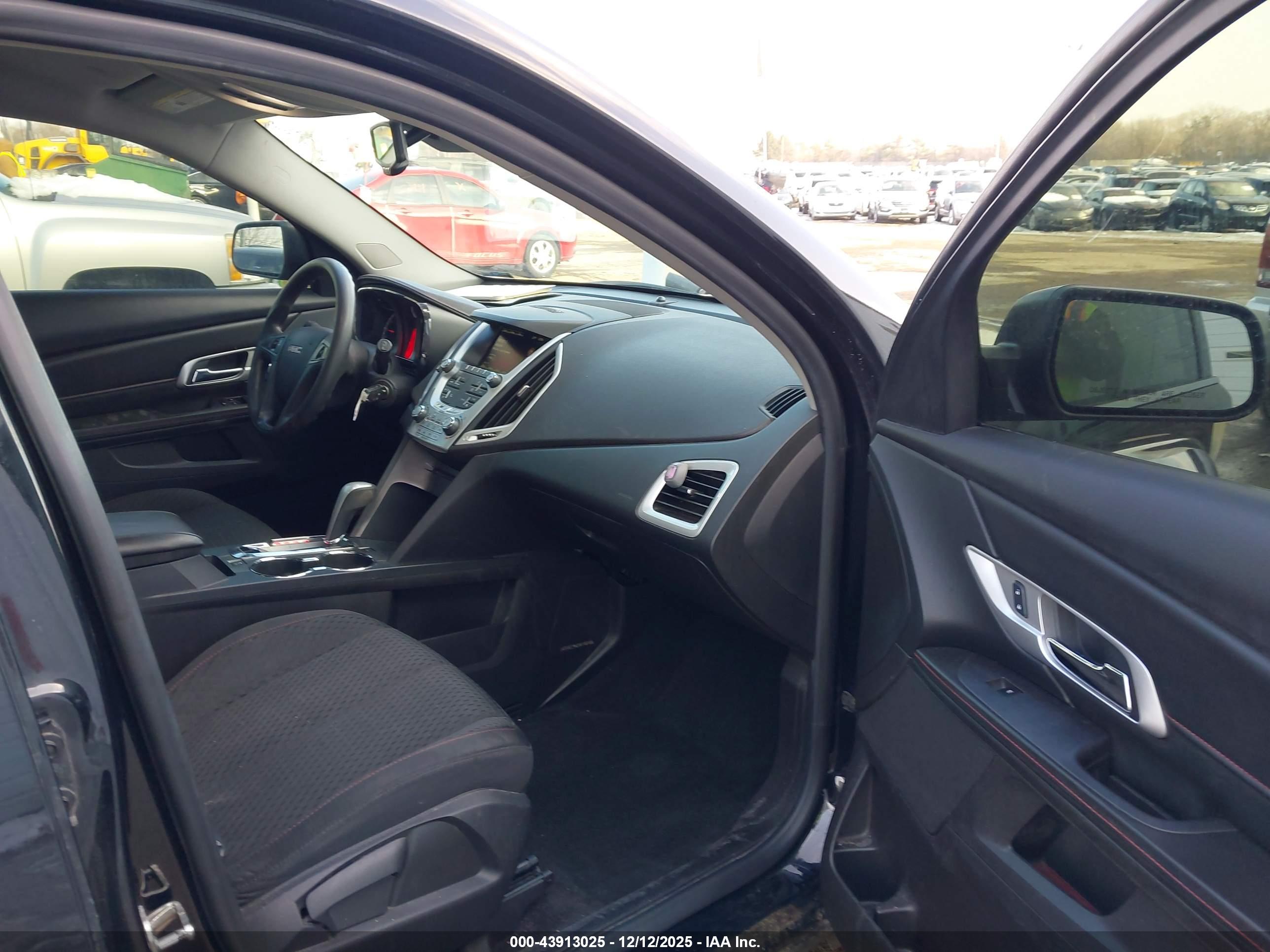 GMC TERRAIN image 5