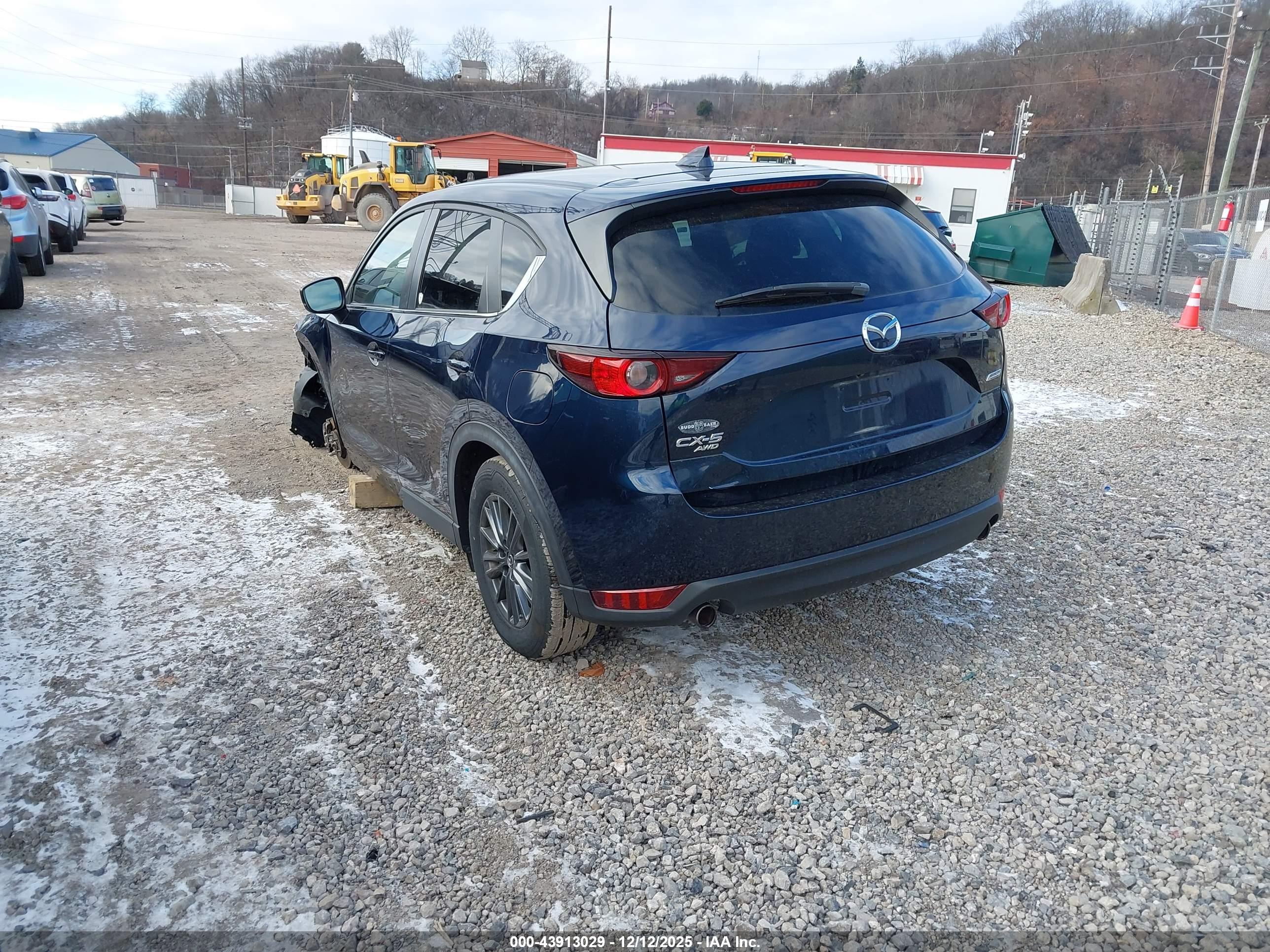 MAZDA CX-5 image 3