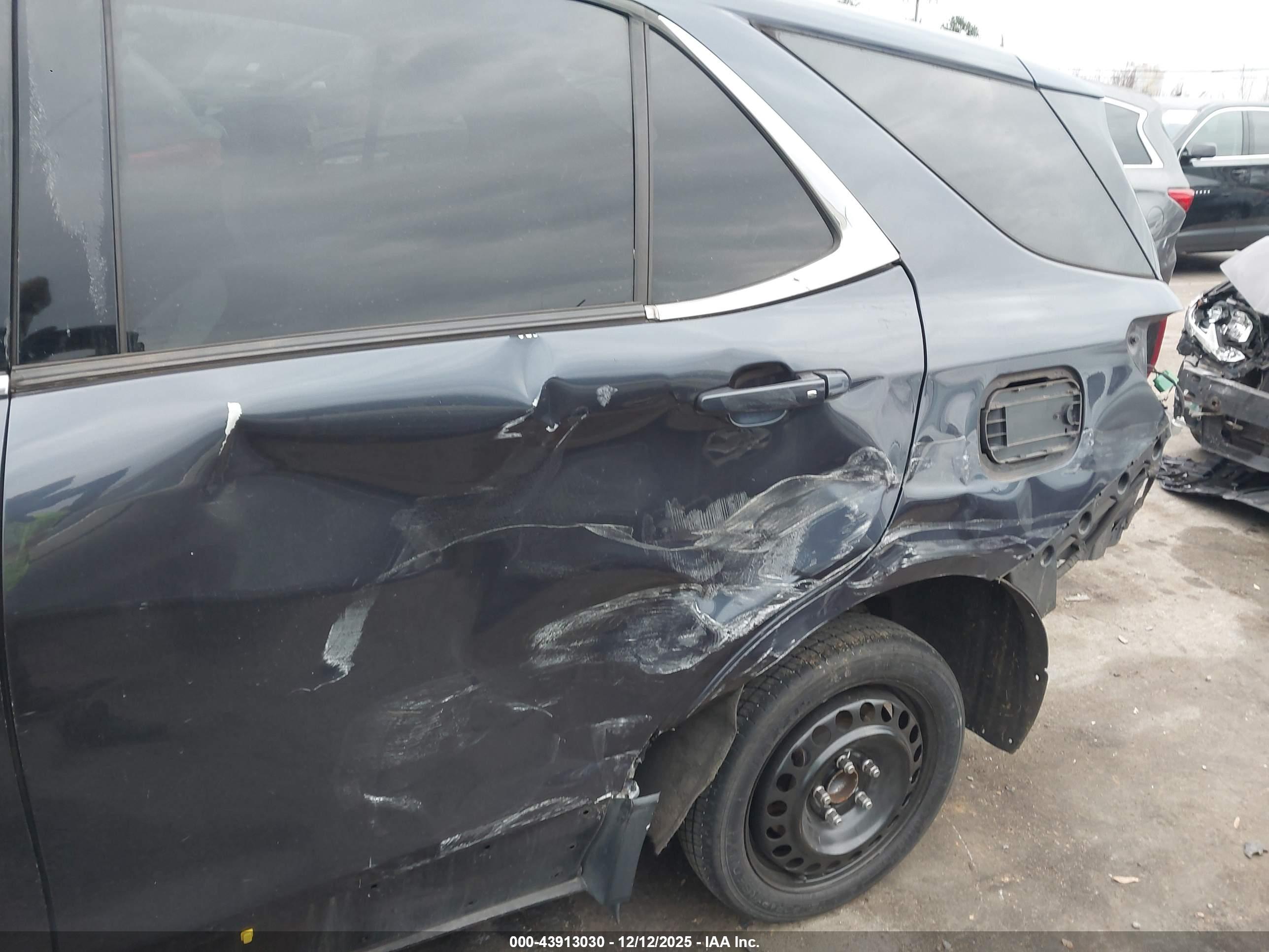 CHEVROLET EQUINOX image 6