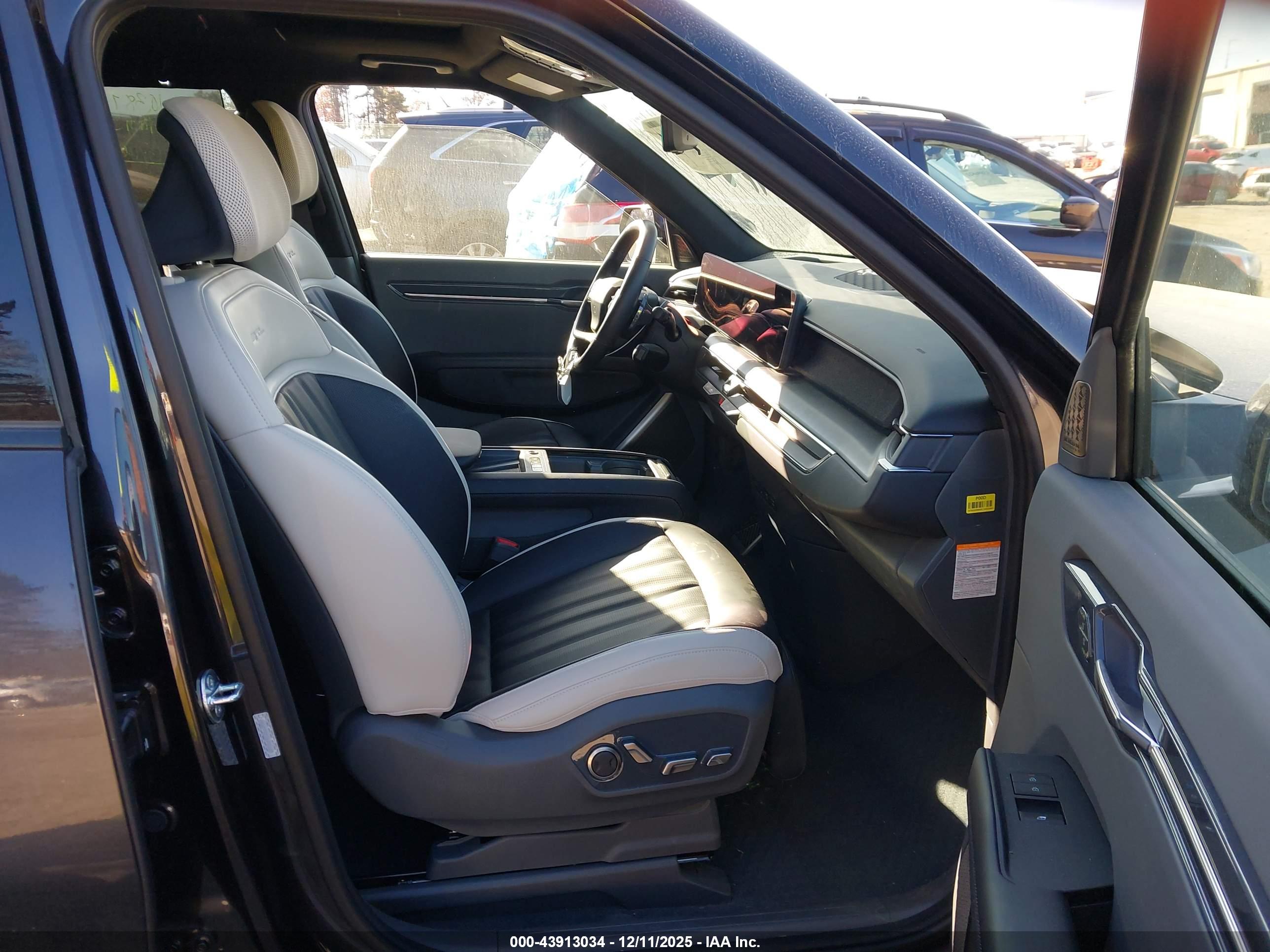 KIA EV9 image 5