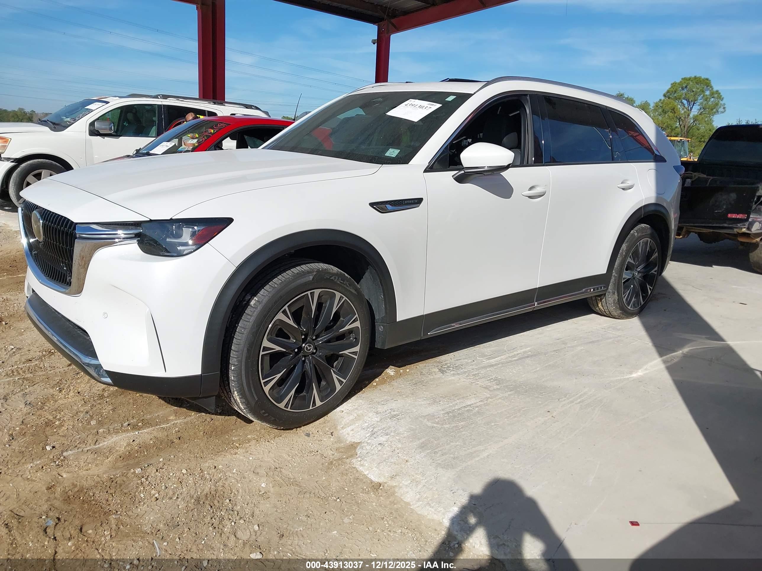 MAZDA CX-90 image 2