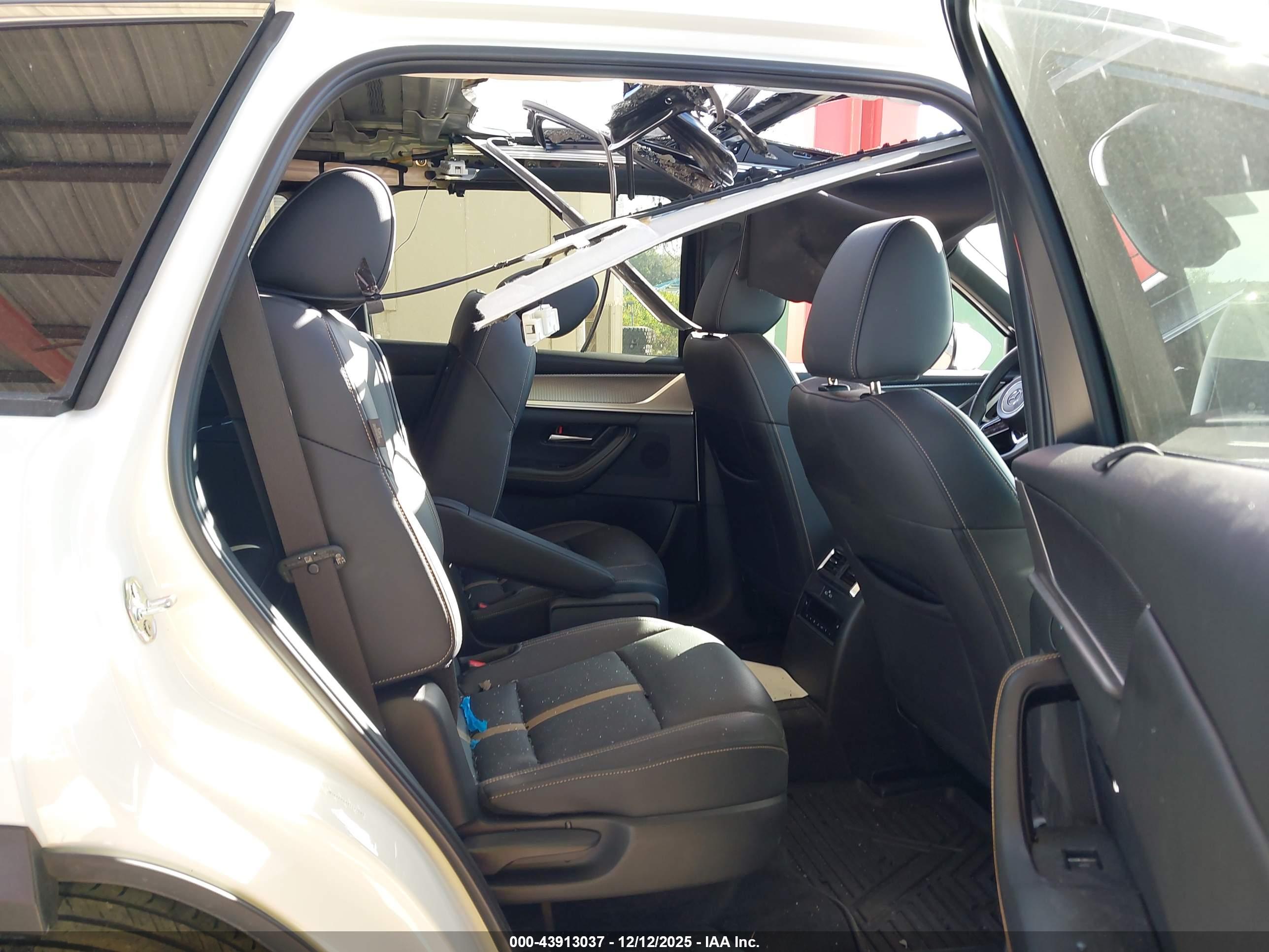 MAZDA CX-90 image 8