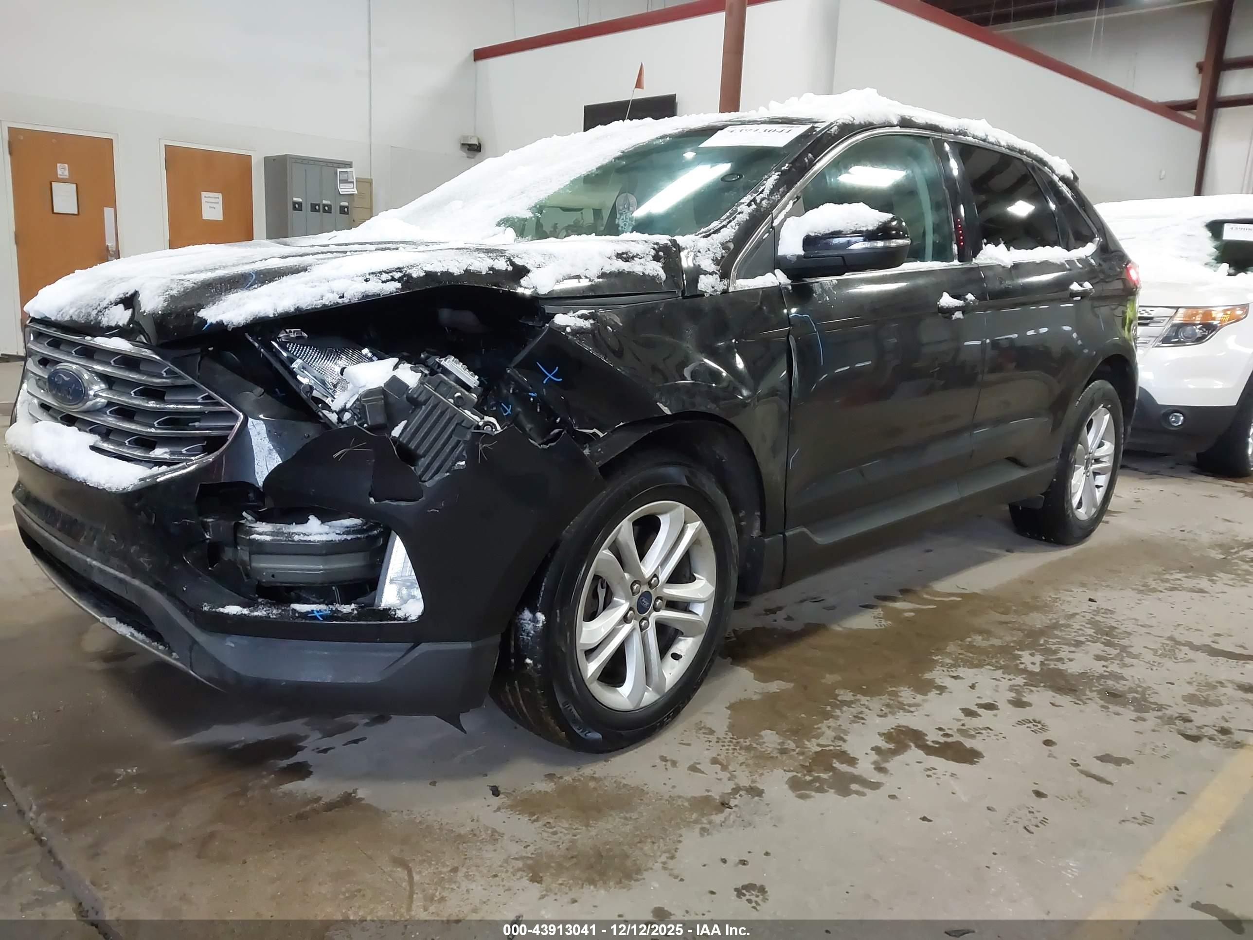 FORD EDGE image 2