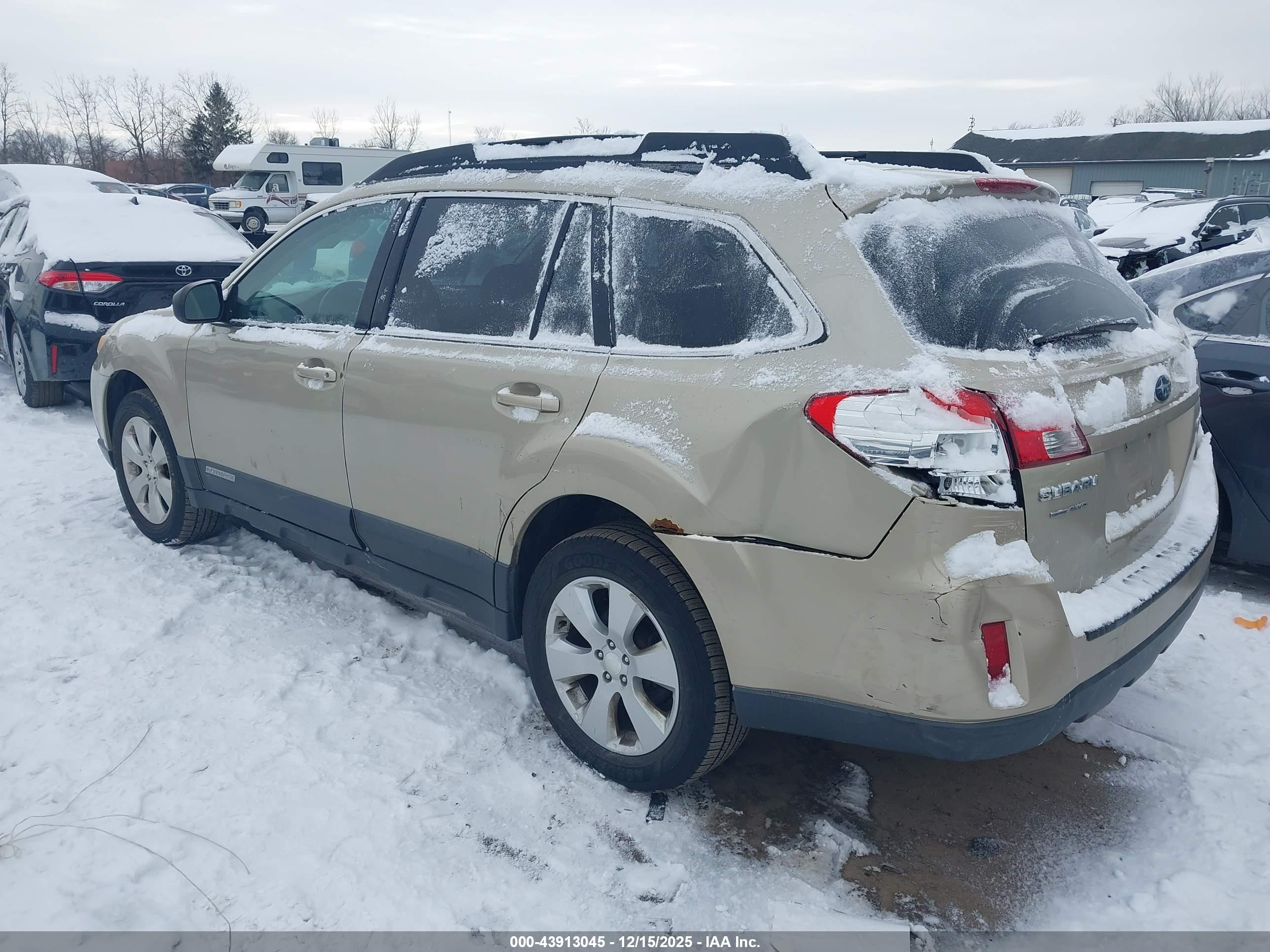 SUBARU OUTBACK image 3