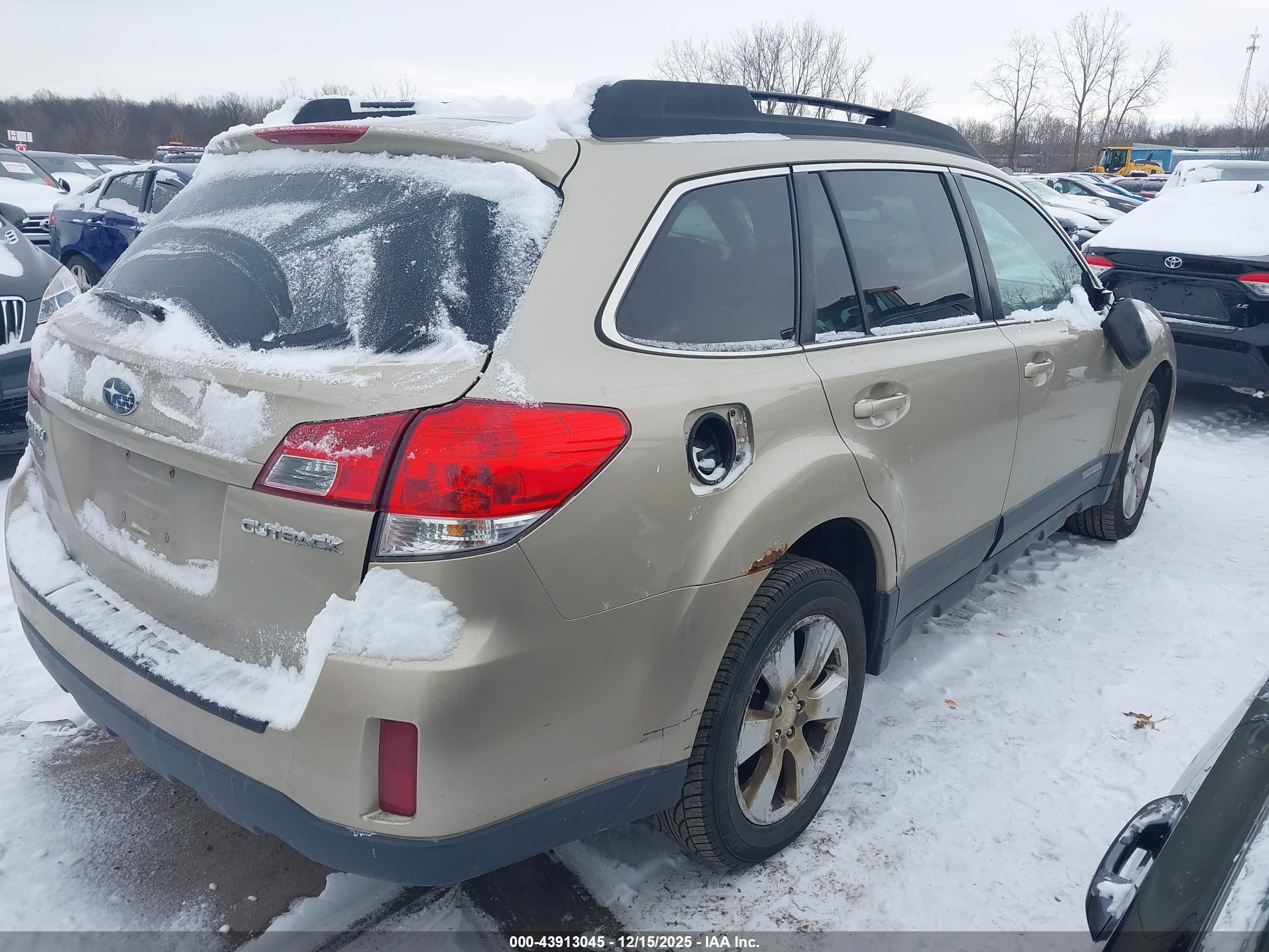 SUBARU OUTBACK image 4