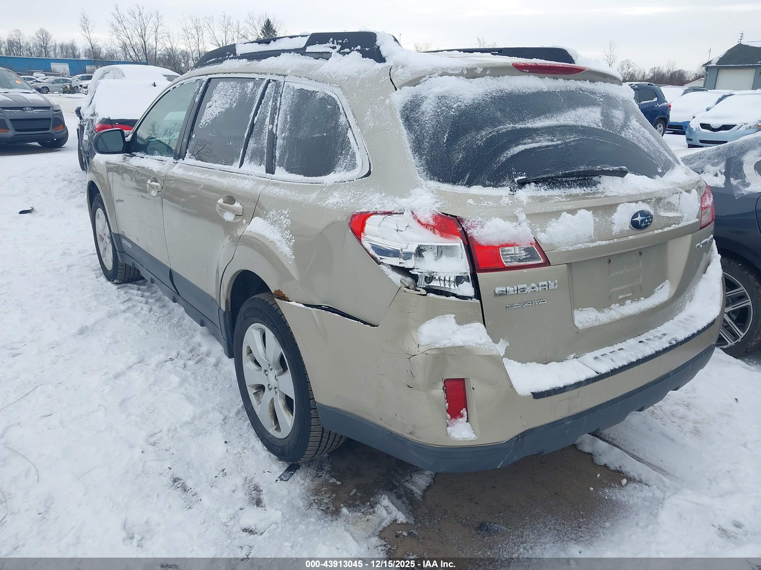 SUBARU OUTBACK image 6