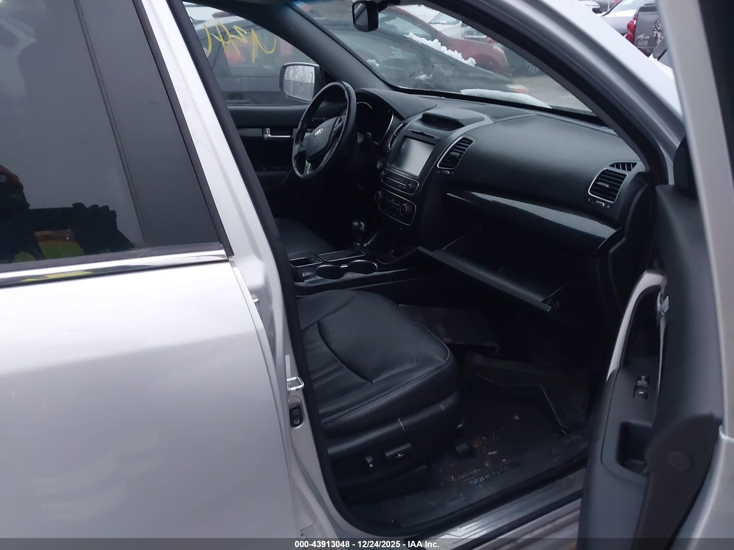 KIA SORENTO image 5