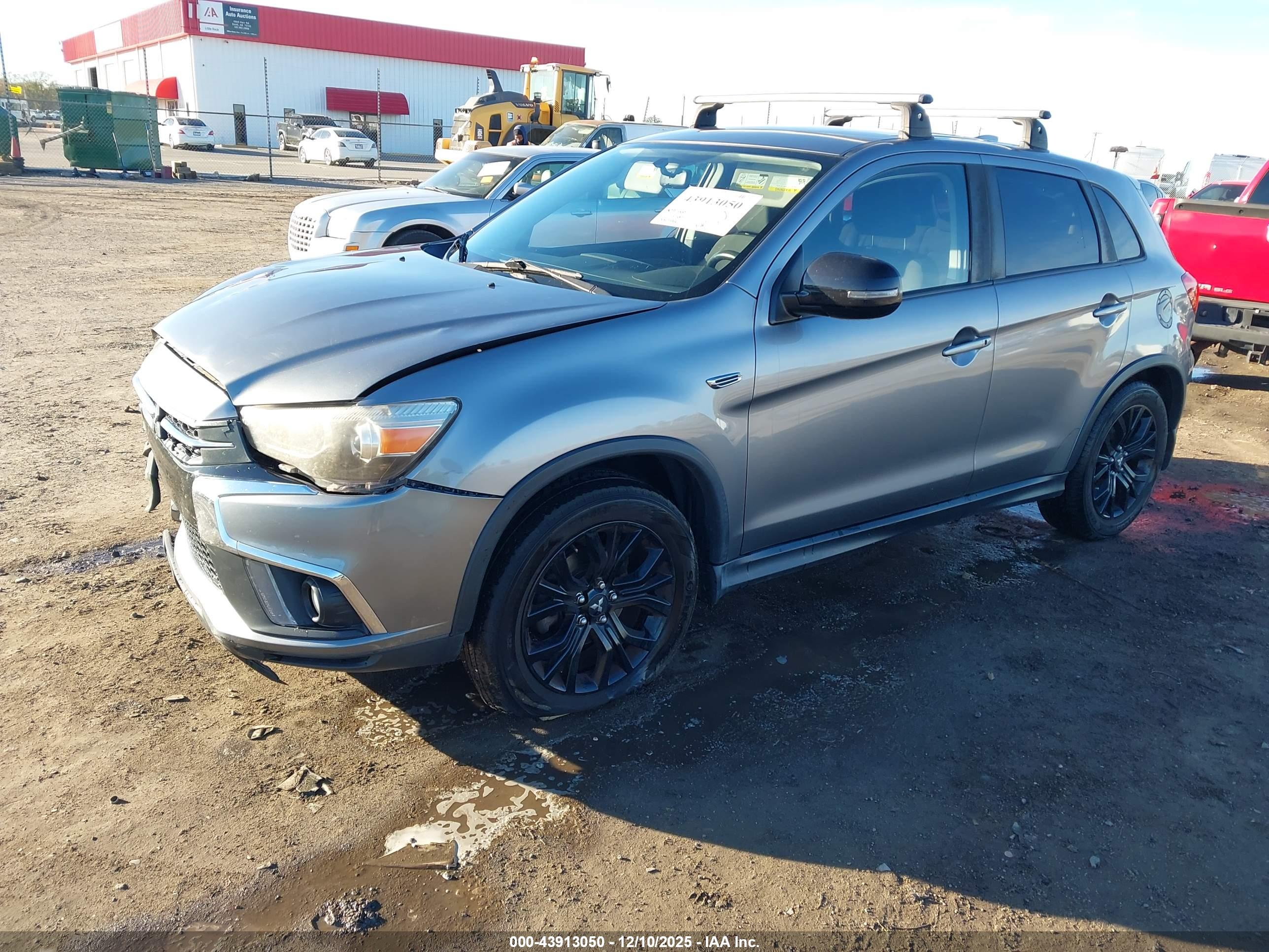 MITSUBISHI OUTLANDER image 2