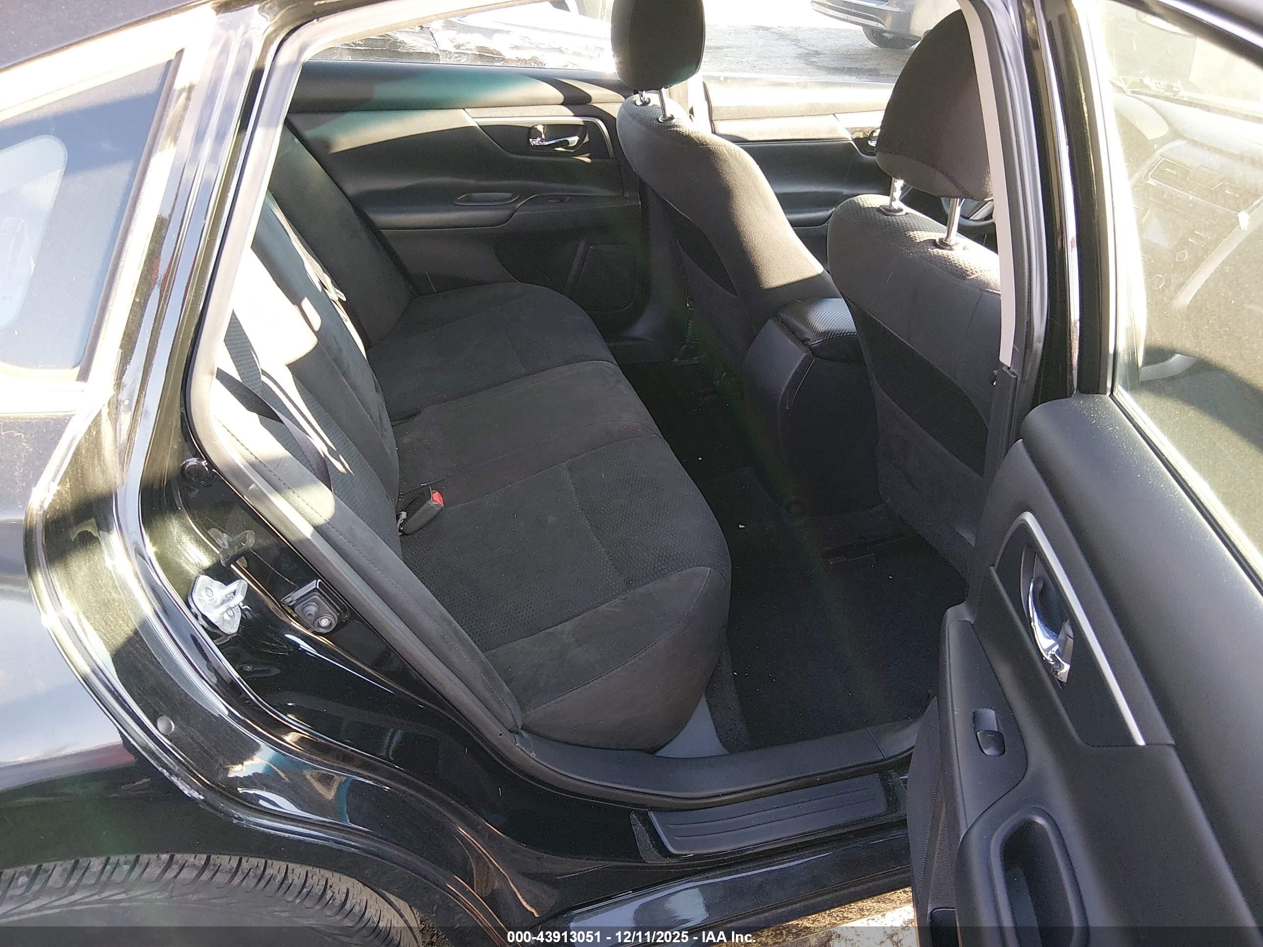 NISSAN ALTIMA image 8