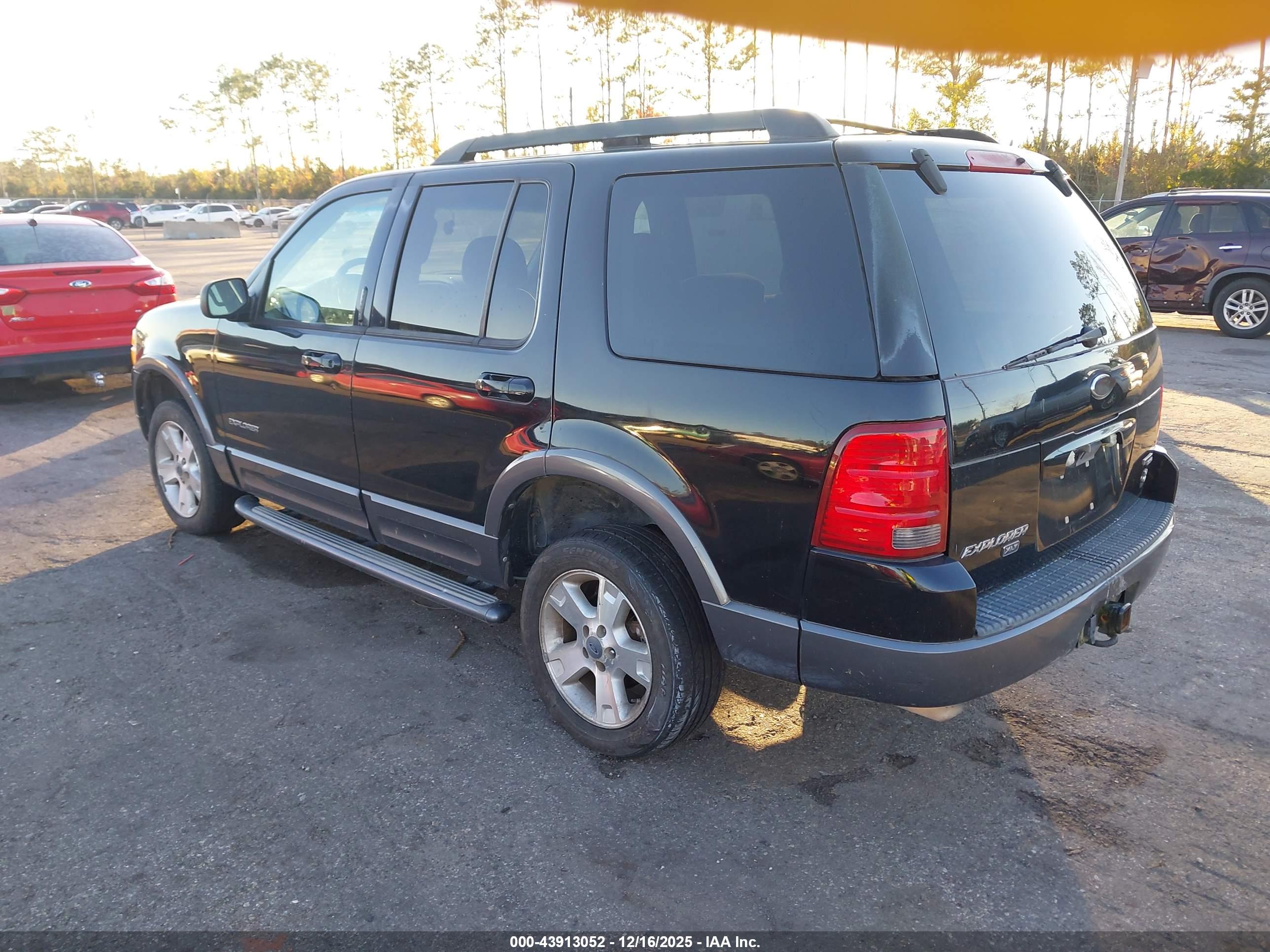 FORD EXPLORER image 3