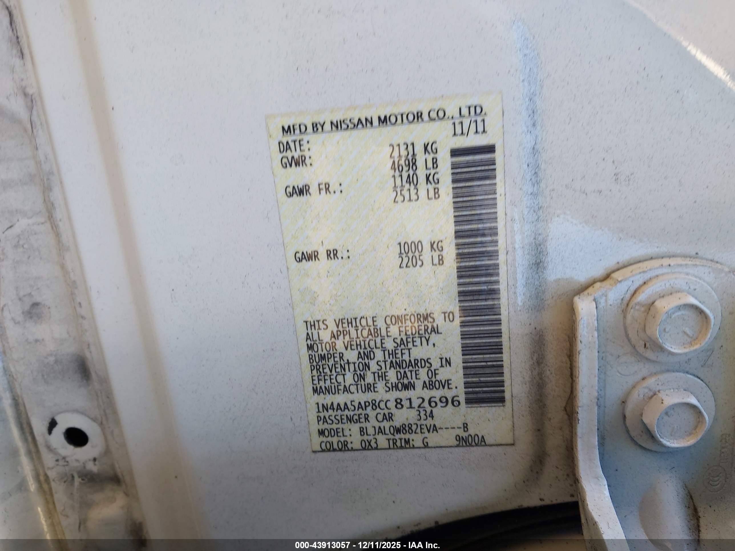 NISSAN MAXIMA image 9