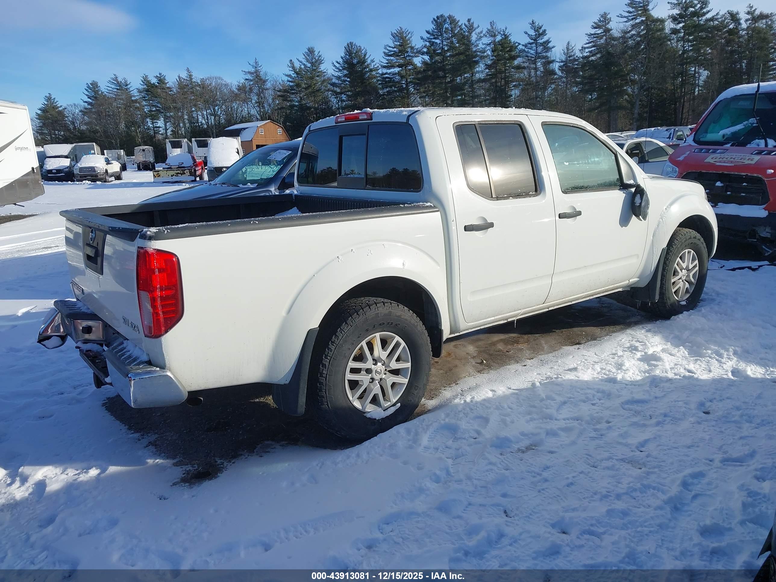 NISSAN FRONTIER image 4