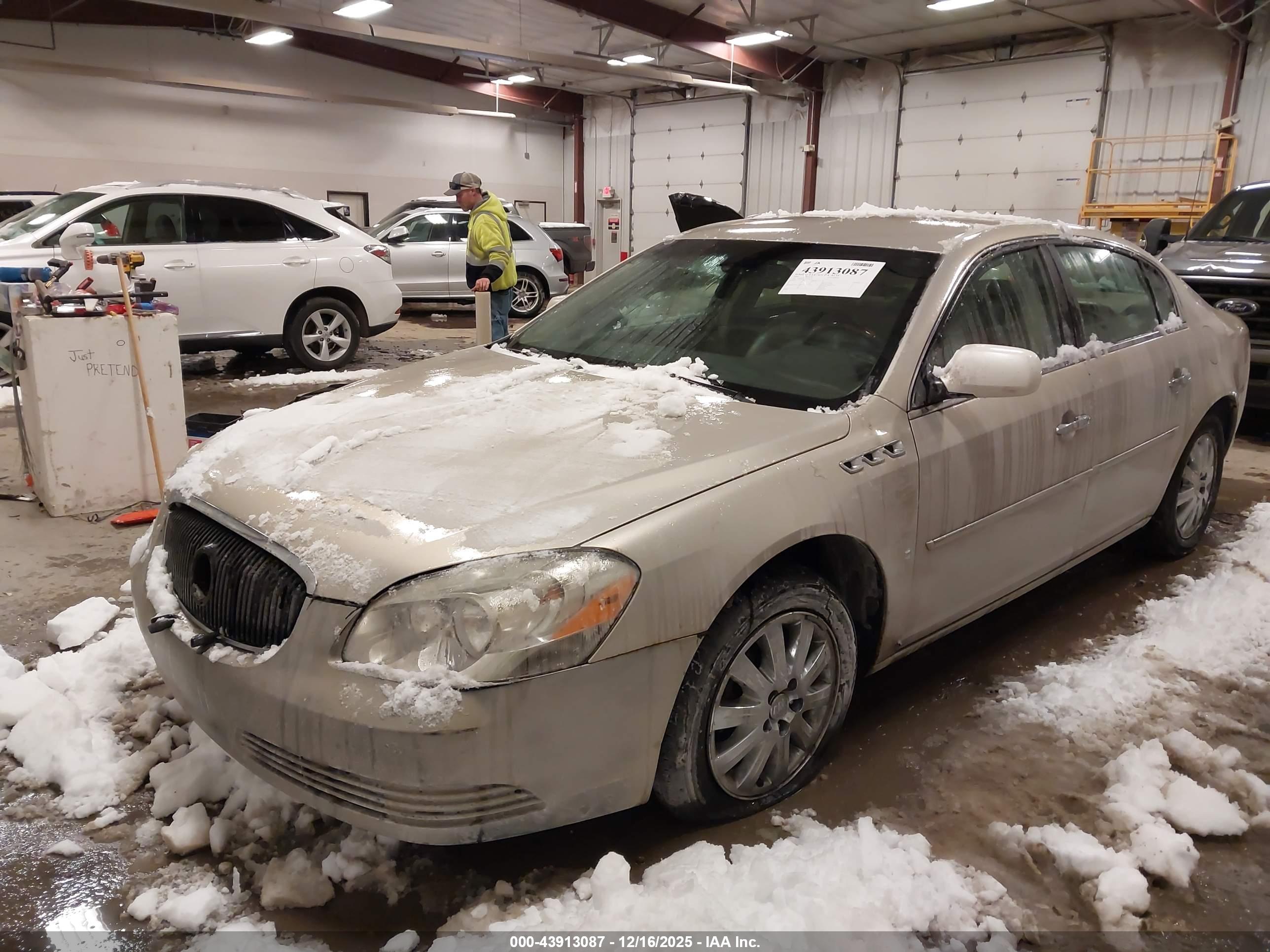 BUICK LUCERNE image 2