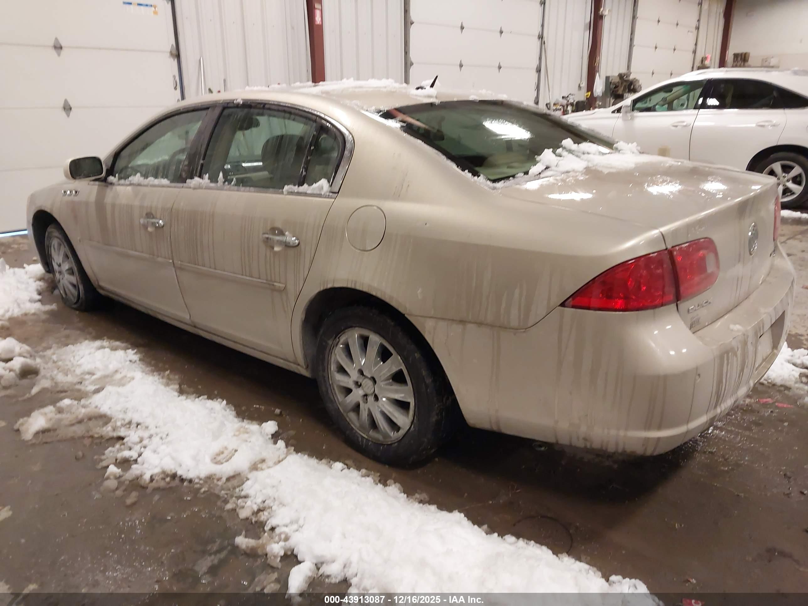 BUICK LUCERNE image 3