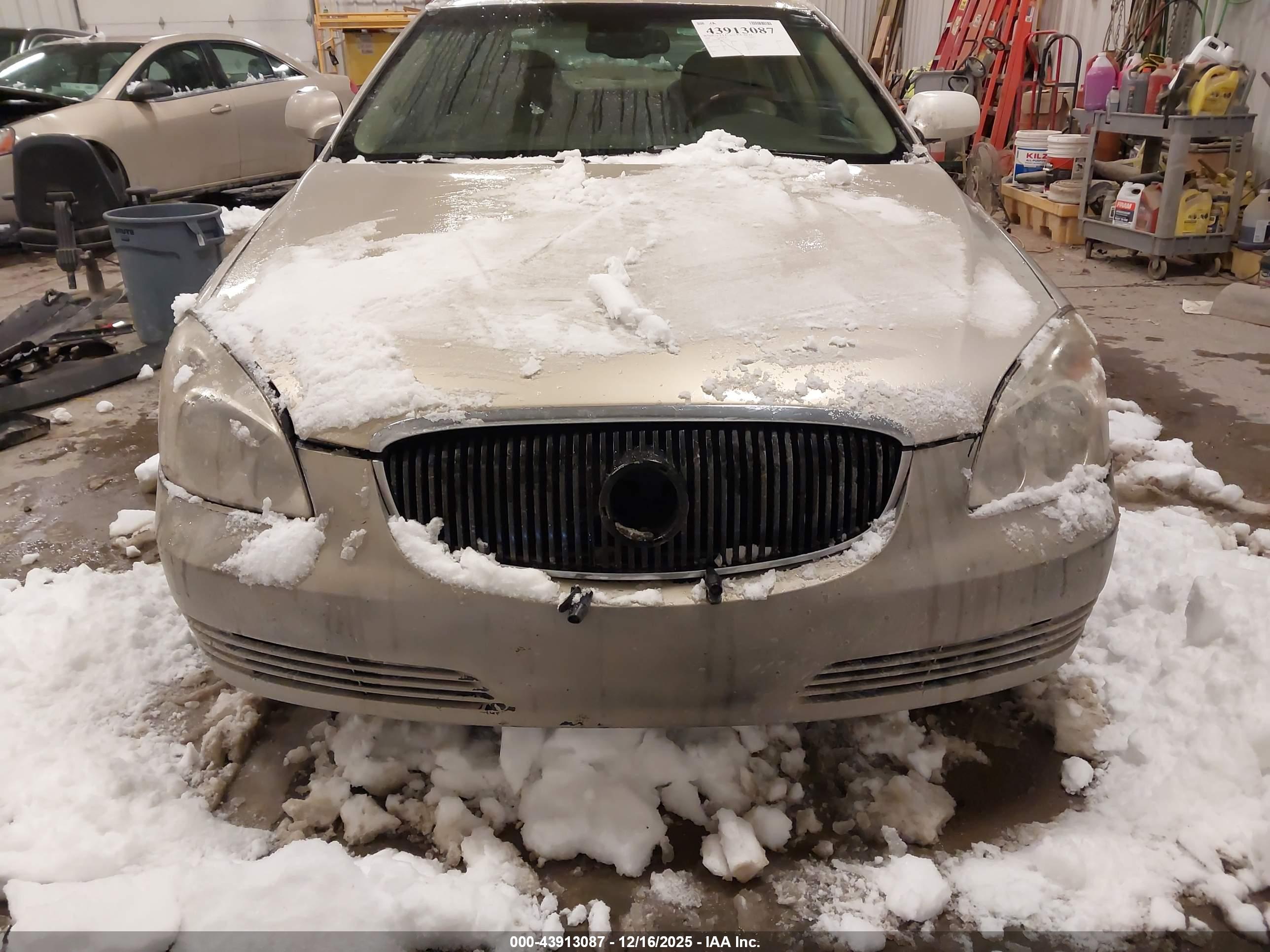 BUICK LUCERNE image 6