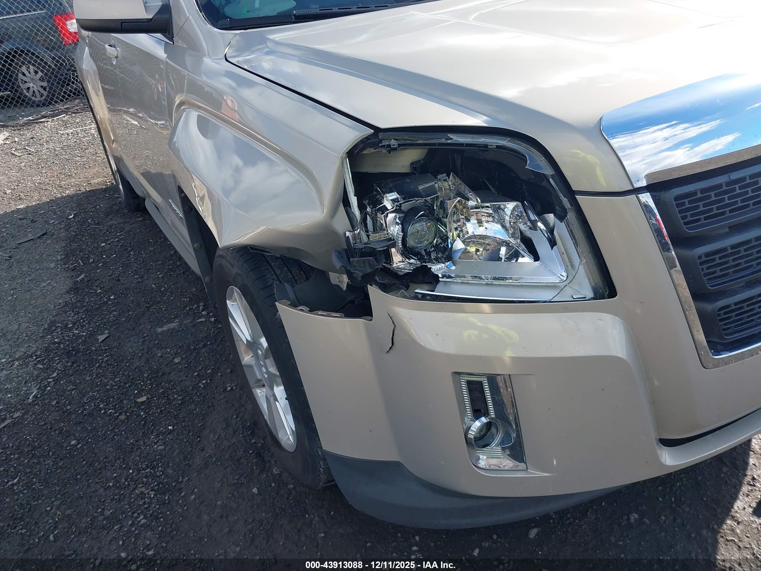 GMC TERRAIN image 6