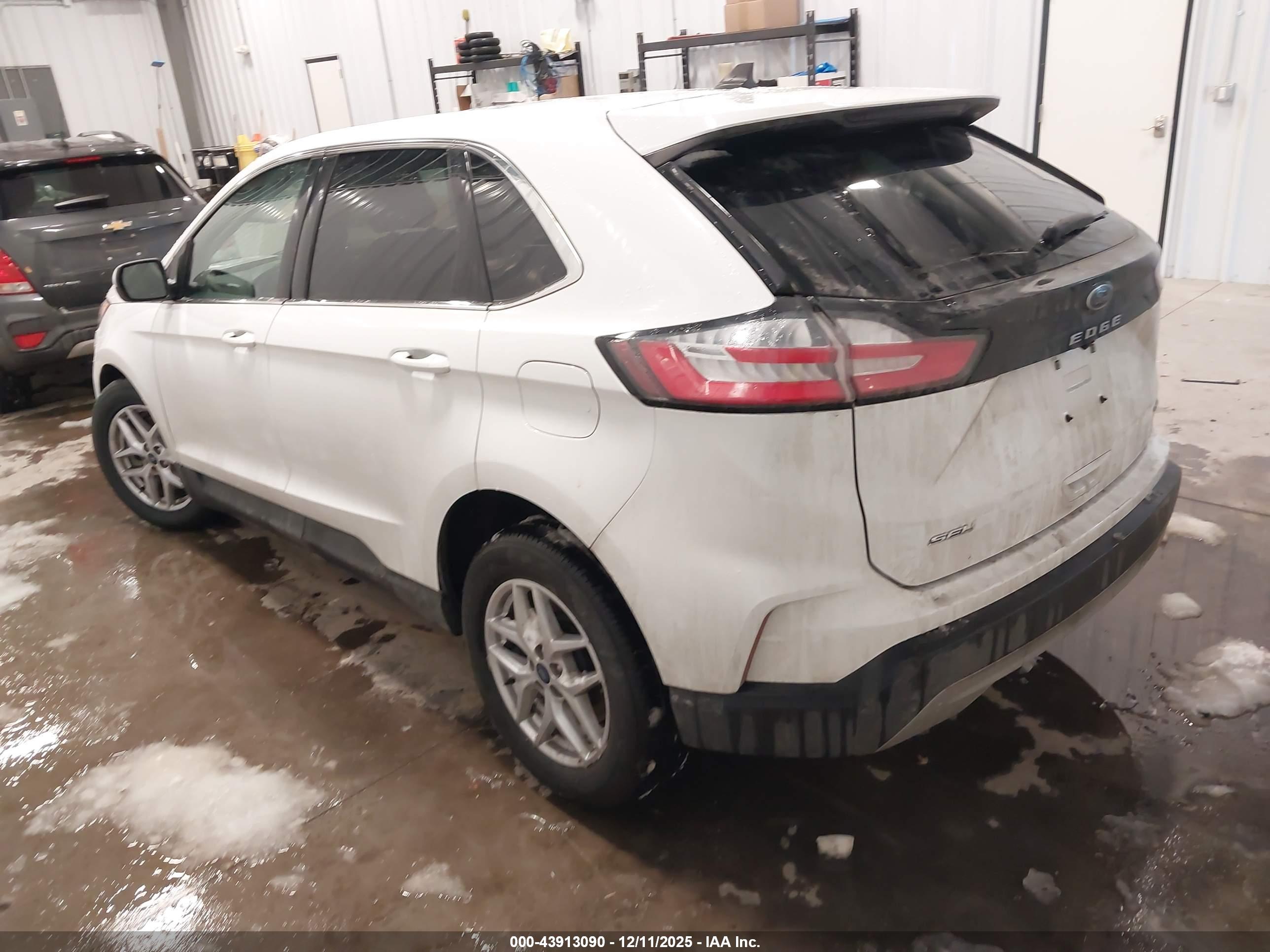 FORD EDGE image 3