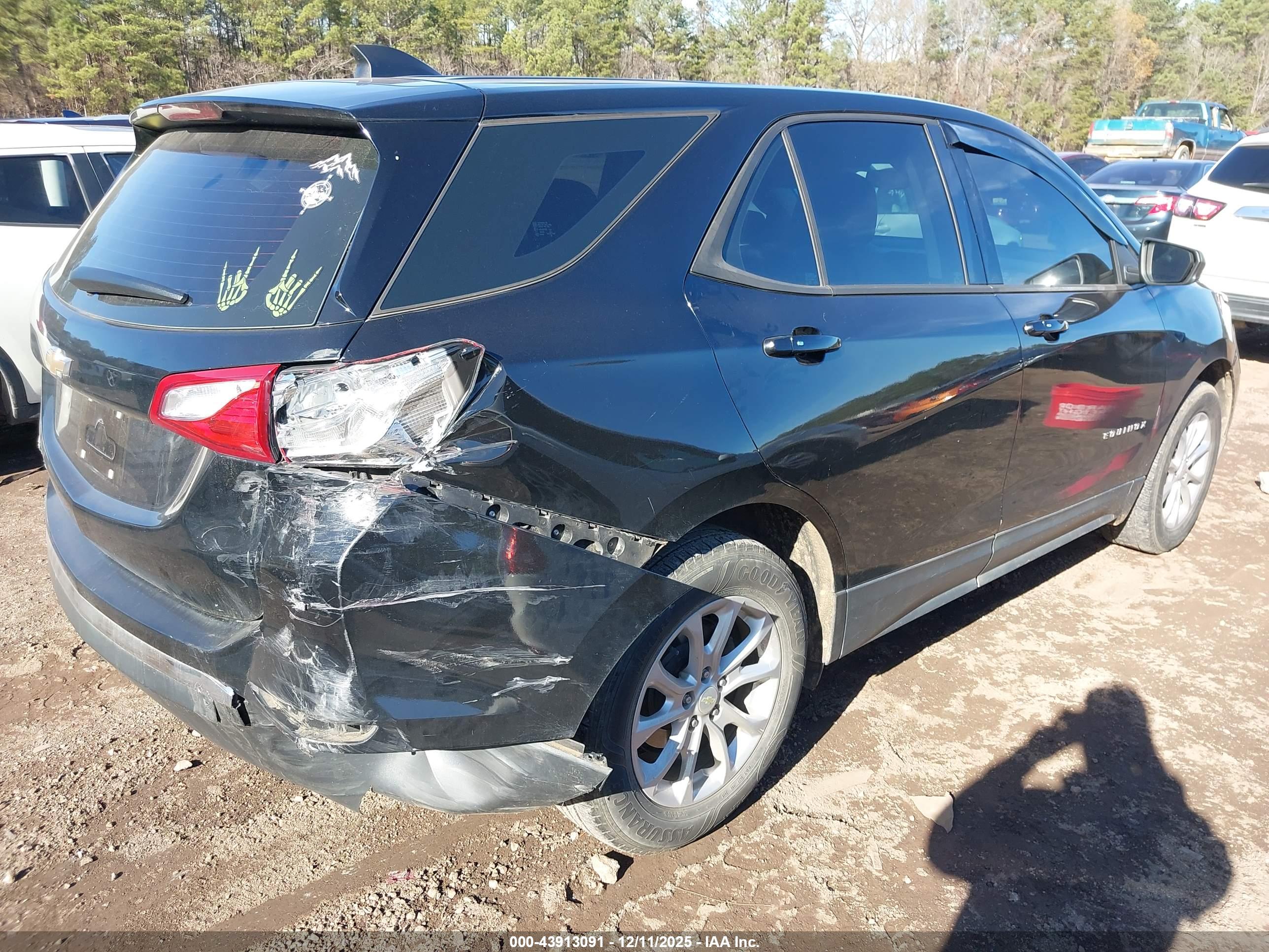CHEVROLET EQUINOX image 4