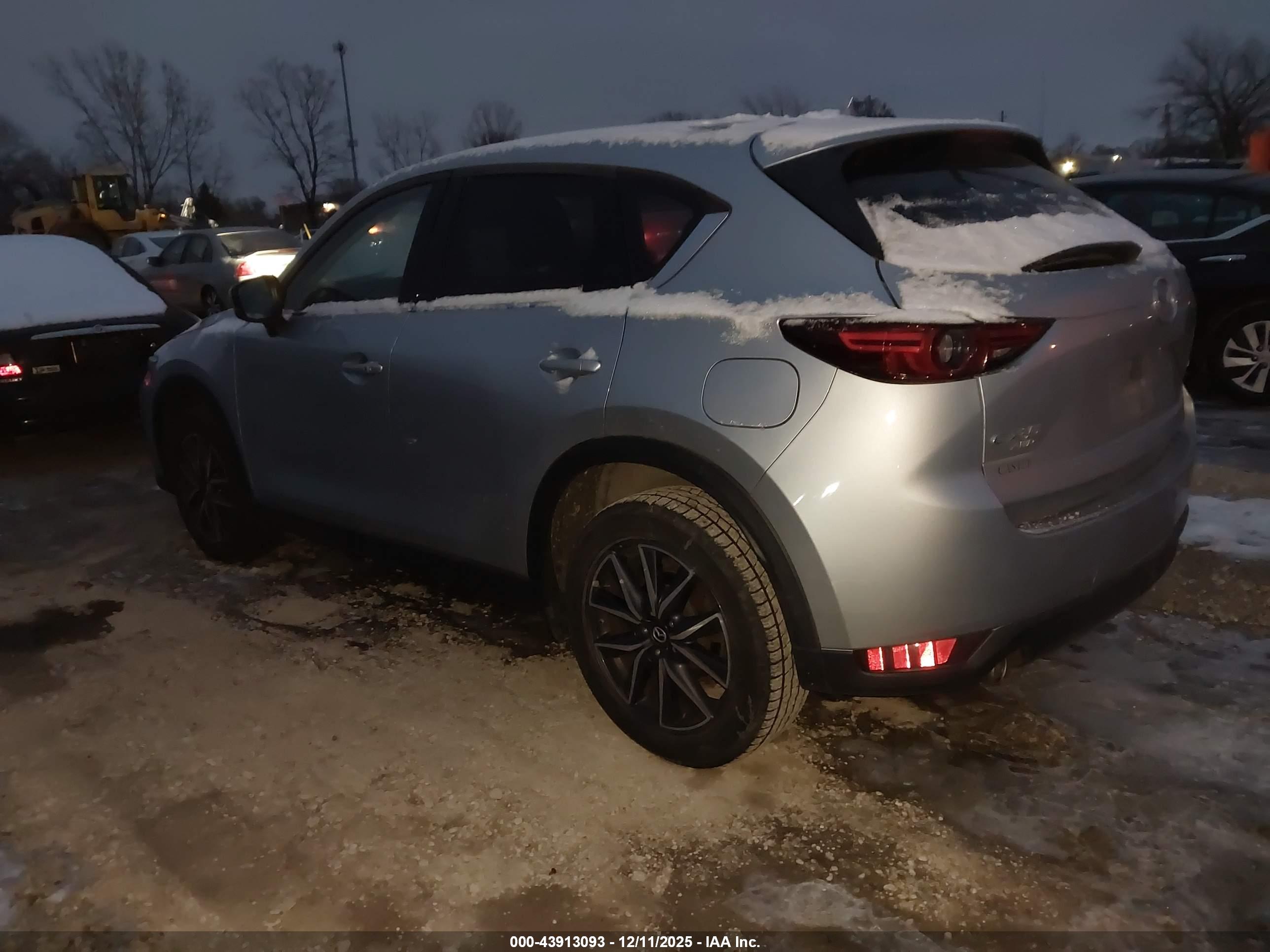MAZDA CX-5 image 3