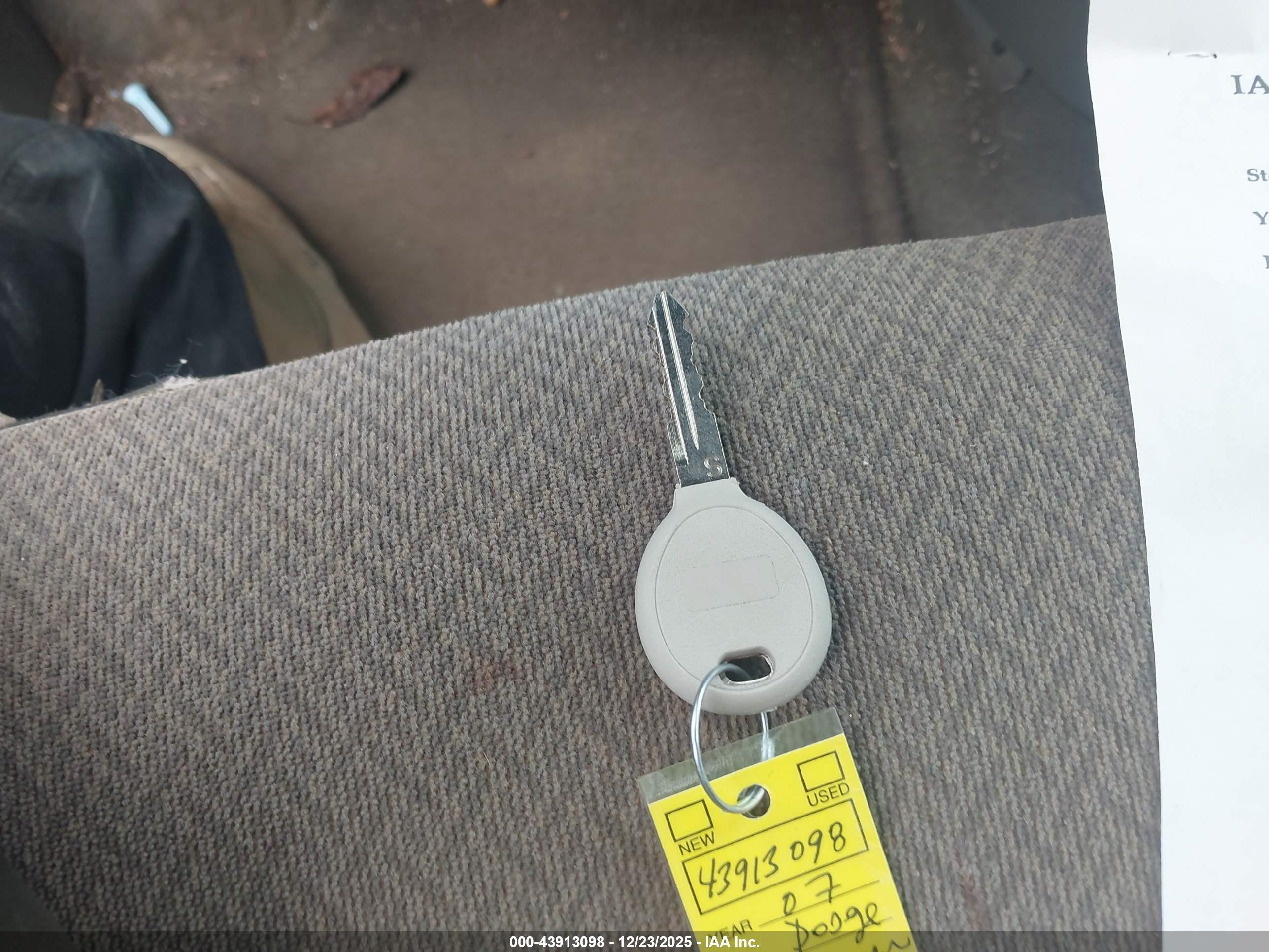 DODGE CARAVAN image 11