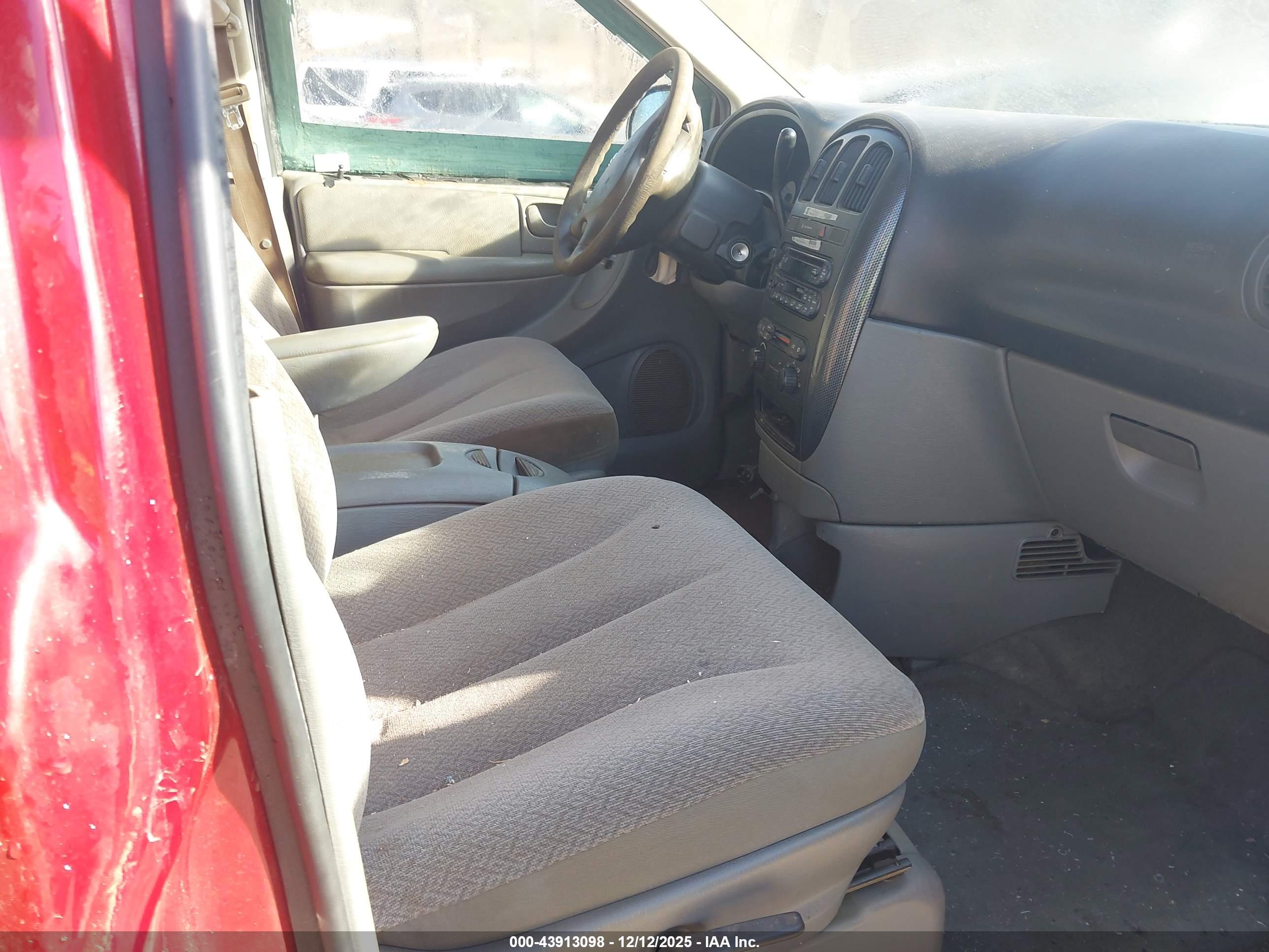 DODGE CARAVAN image 5