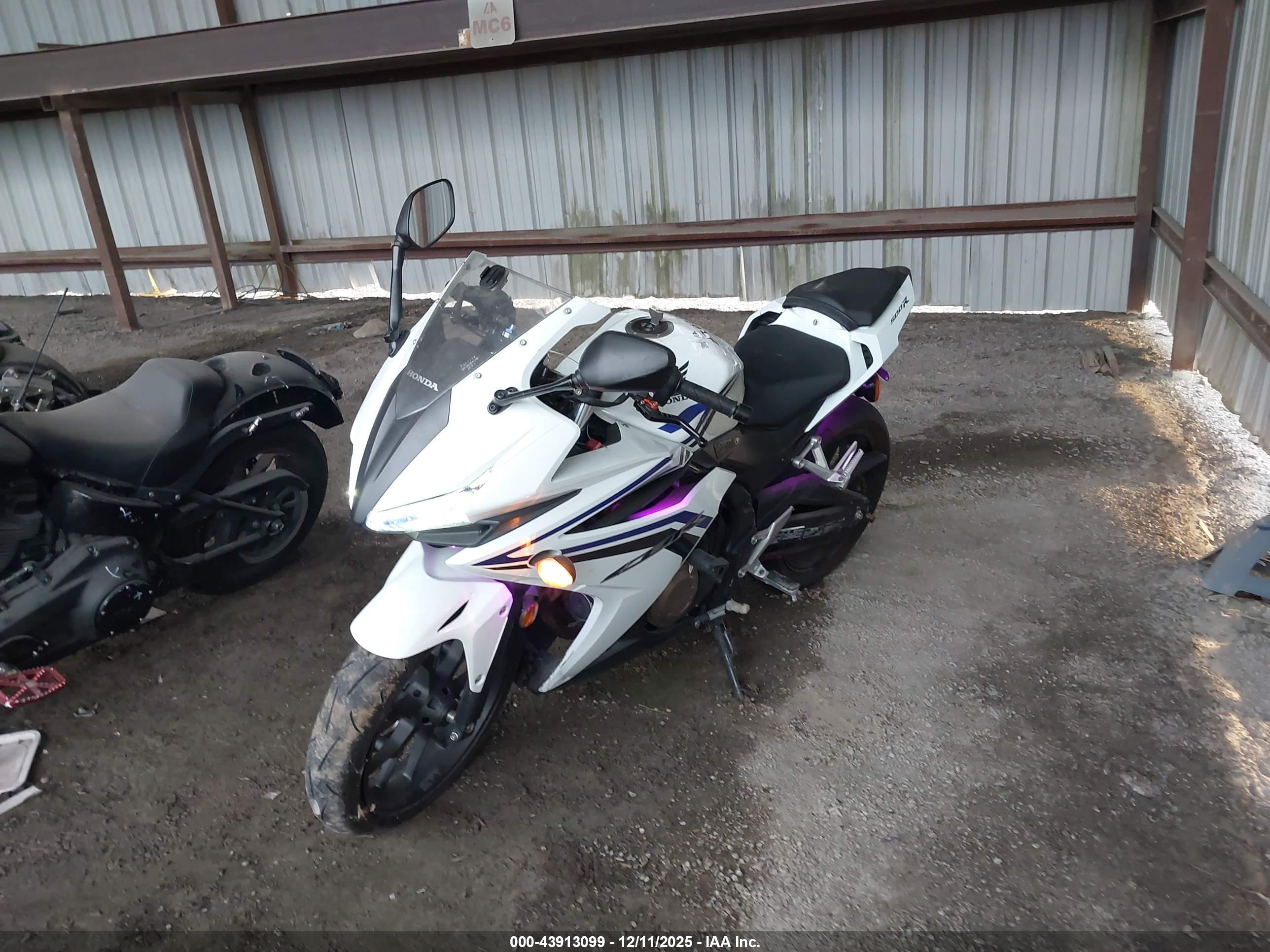 HONDA CBR500 image 2