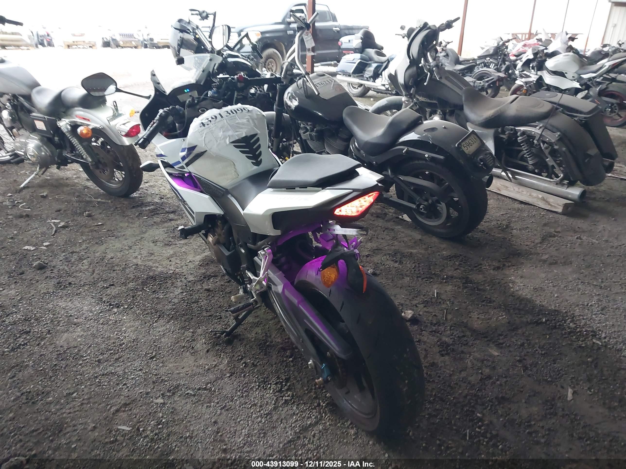 HONDA CBR500 image 3