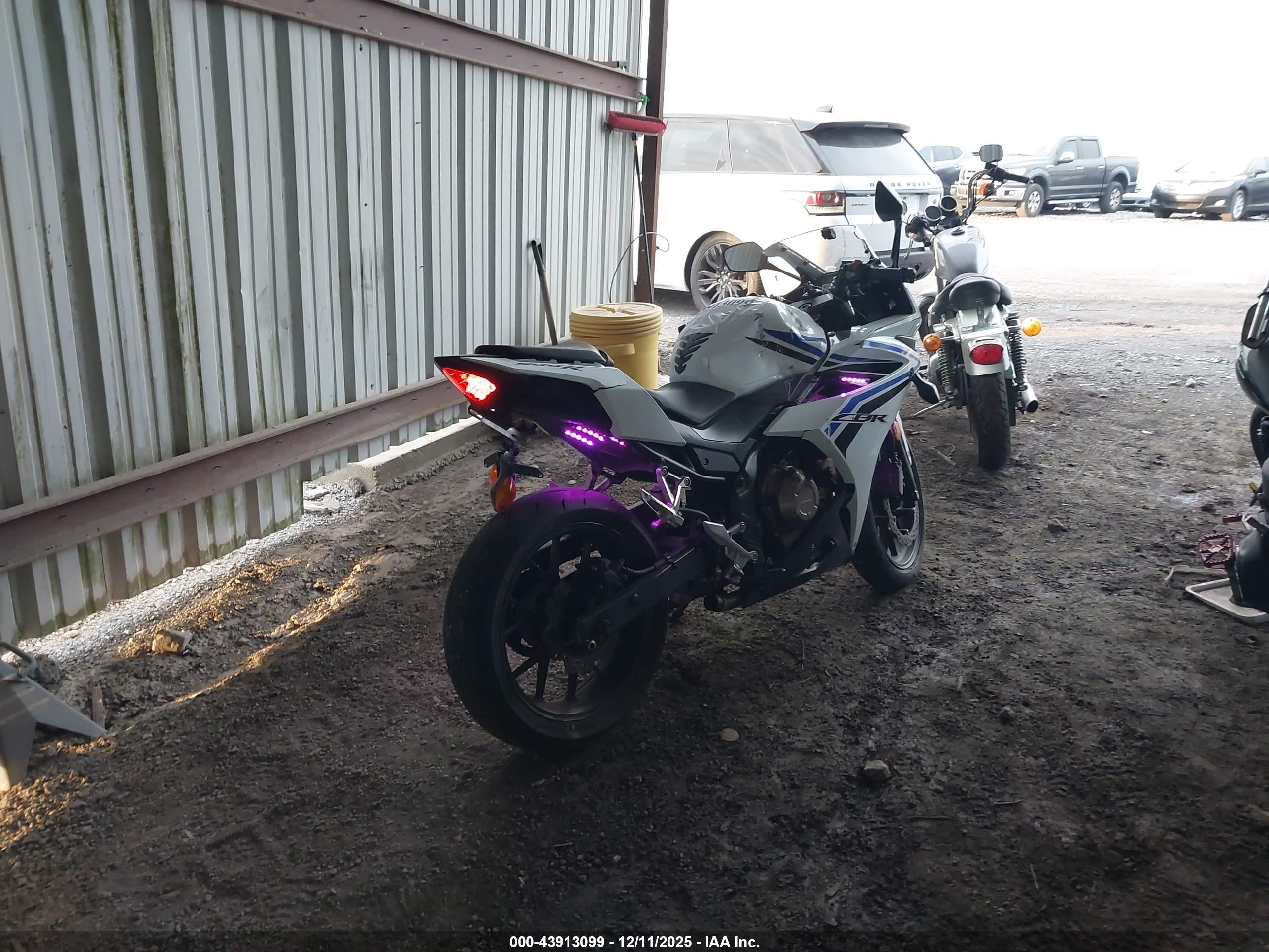 HONDA CBR500 image 4