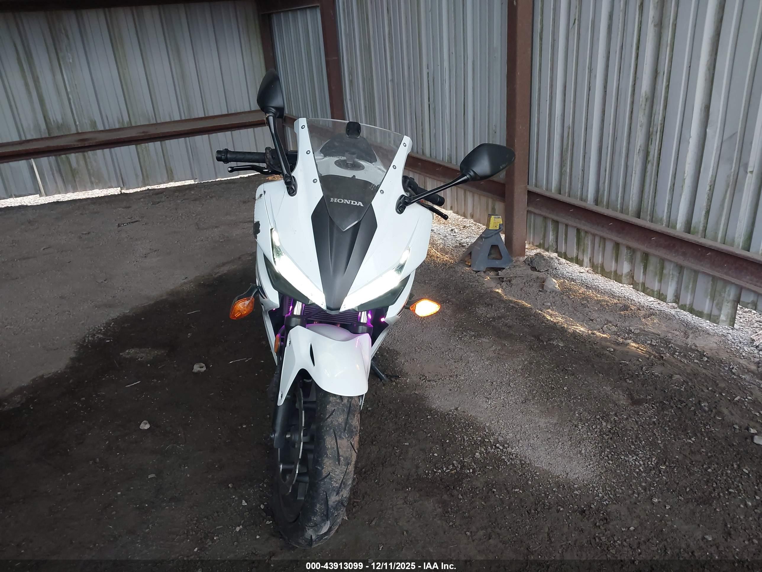 HONDA CBR500 image 5